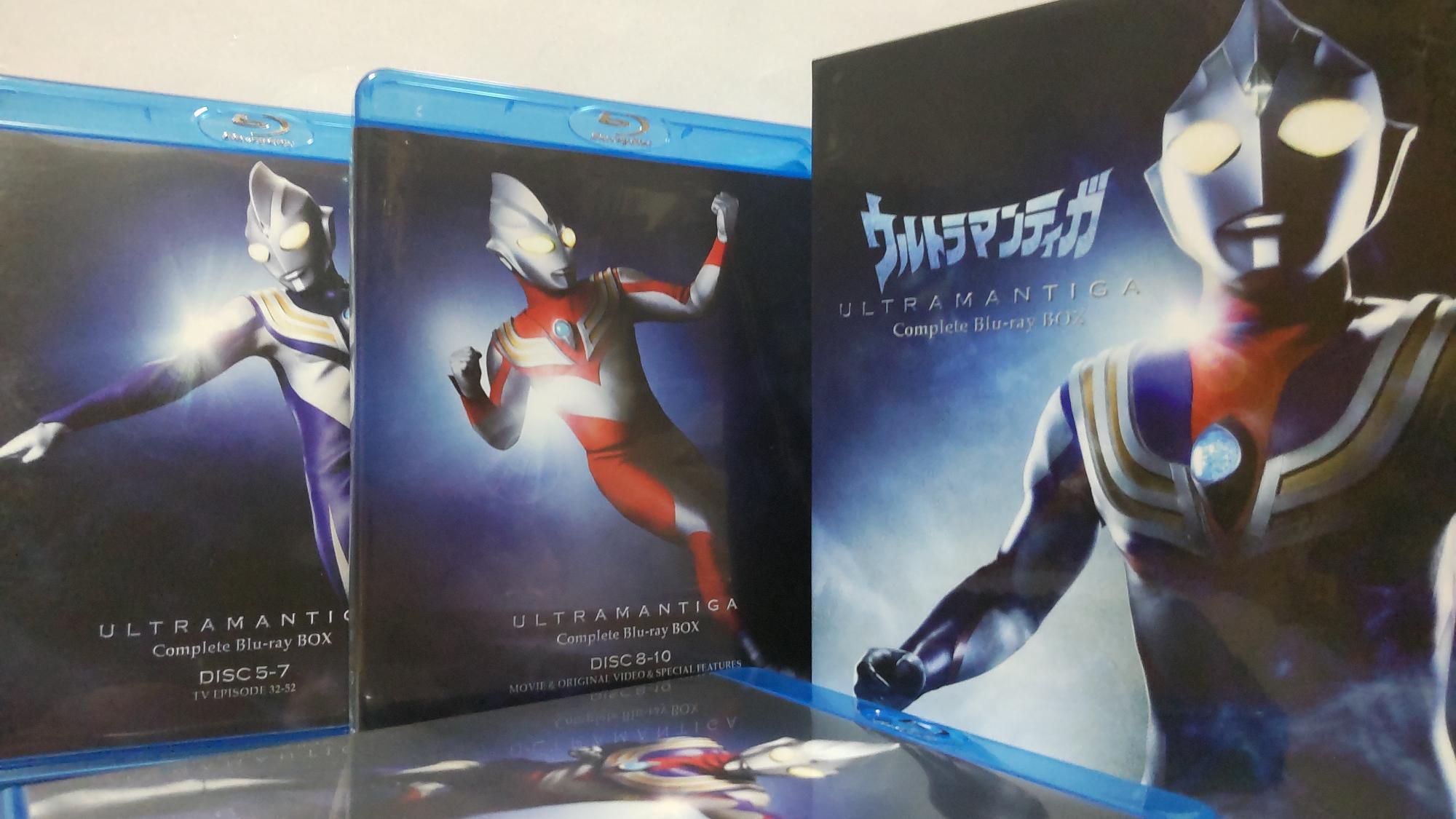 『ウルトラマンティガ（1996）』は1996年から1997年にかけて全52話がテレビ放送された。本記事で紹介する『ウルトラマンダイナ（1997）』はその7年後の物語（筆者撮影）。