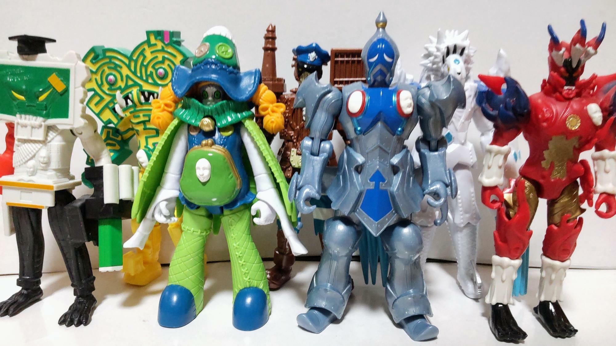 日本市場で販売されるスーパー戦隊シリーズの玩具は、ヒーロー側と比べ悪役が商品化される機会は少ない。しかし米国市場では悪役も多種多様な形で商品化され、プレイバリューを高めているのが特徴的。
