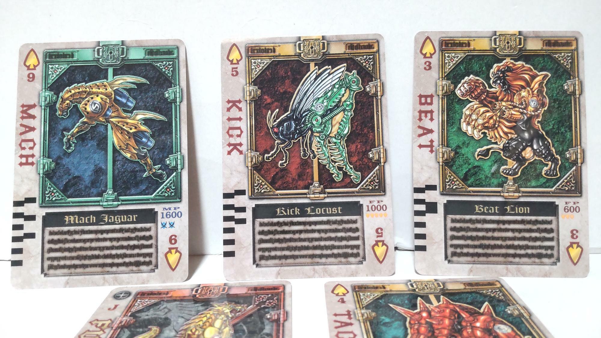 封印されたアンデット（怪人）達は「ラウズカード」と呼ばれるトランプ状のカードの中に封印される。4人の仮面ライダーは戦闘時にラウズカードを使用し、ライダーキックをはじめ必殺技を解放することができる。