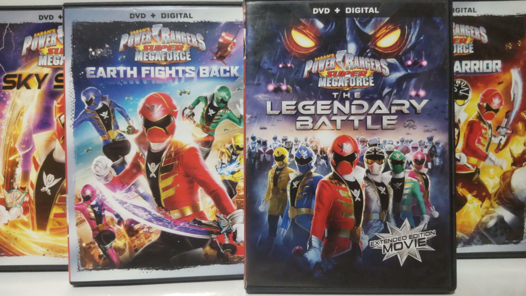 『Power Rangers Super Megaforce』は全5巻に渡りDVDも発売された。5巻目に収録されている最終章『THE LEGENDARY BATTLE』は1本の映画として制作された。