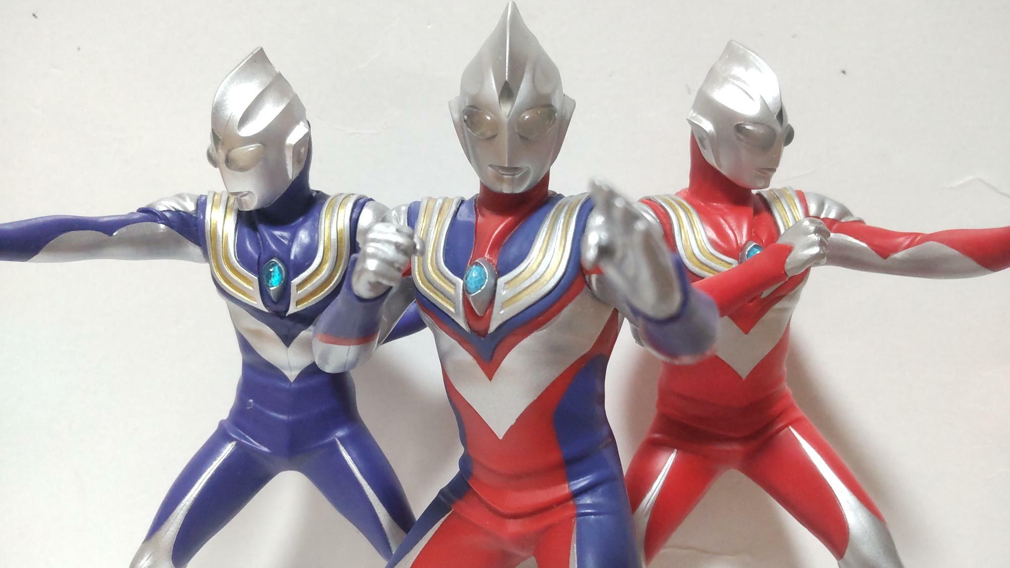 円谷プロ制作の特撮ヒーロー番組『ウルトラマンティガ（1996）』は、3000万年前の超古代からよみがえった光の巨人「ウルトラマンティガ」と、現代文明を破壊する怪獣や宇宙人、闇の巨人達との戦いが描かれた