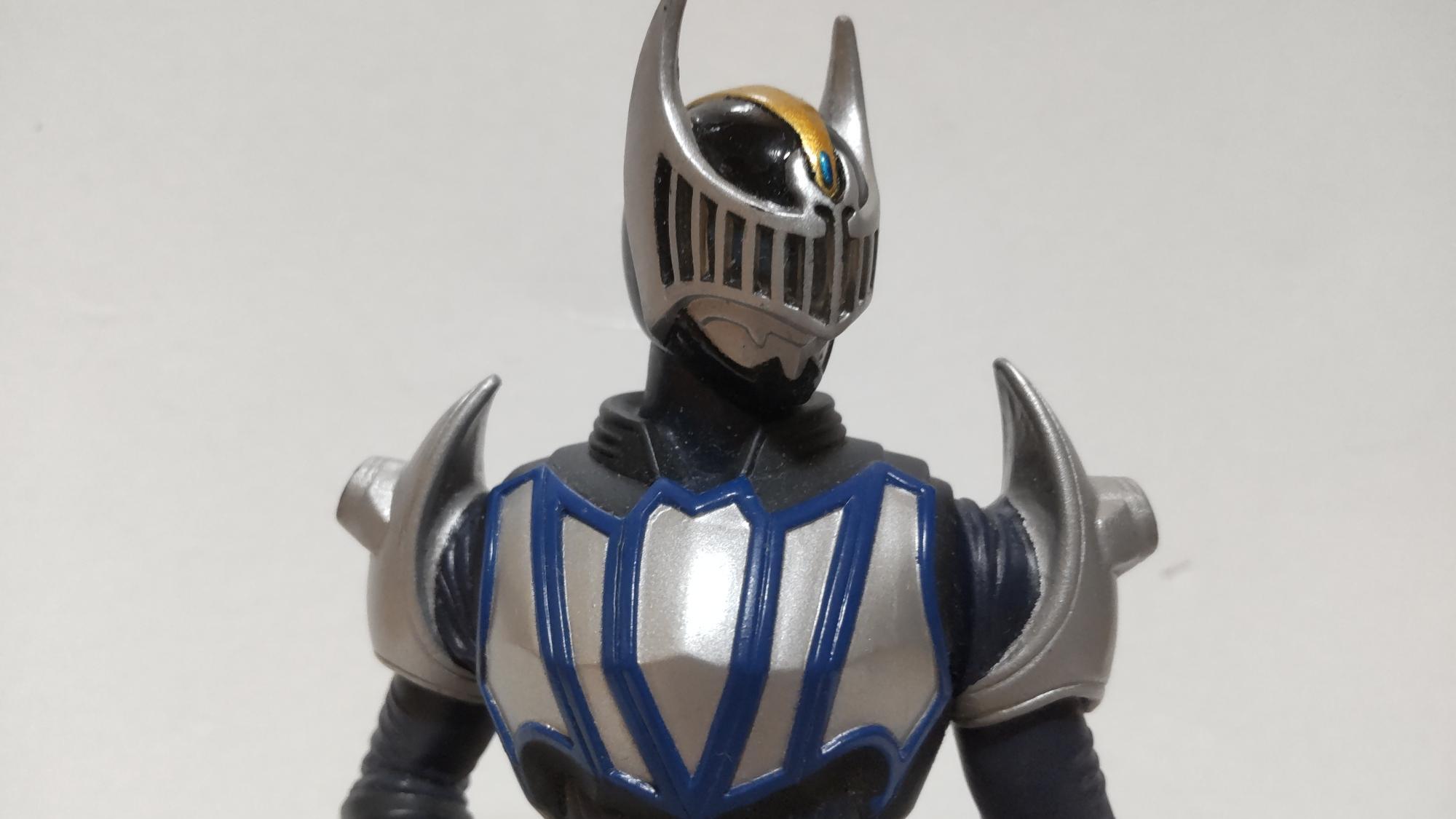 仮面ライダーナイトは『仮面ライダー龍騎（2002）』に登場する龍騎のライバルヒーロー。龍騎以前に仮面ライダーとなり、目覚めぬ恋人を救うためにライダーバトルへと参加した。