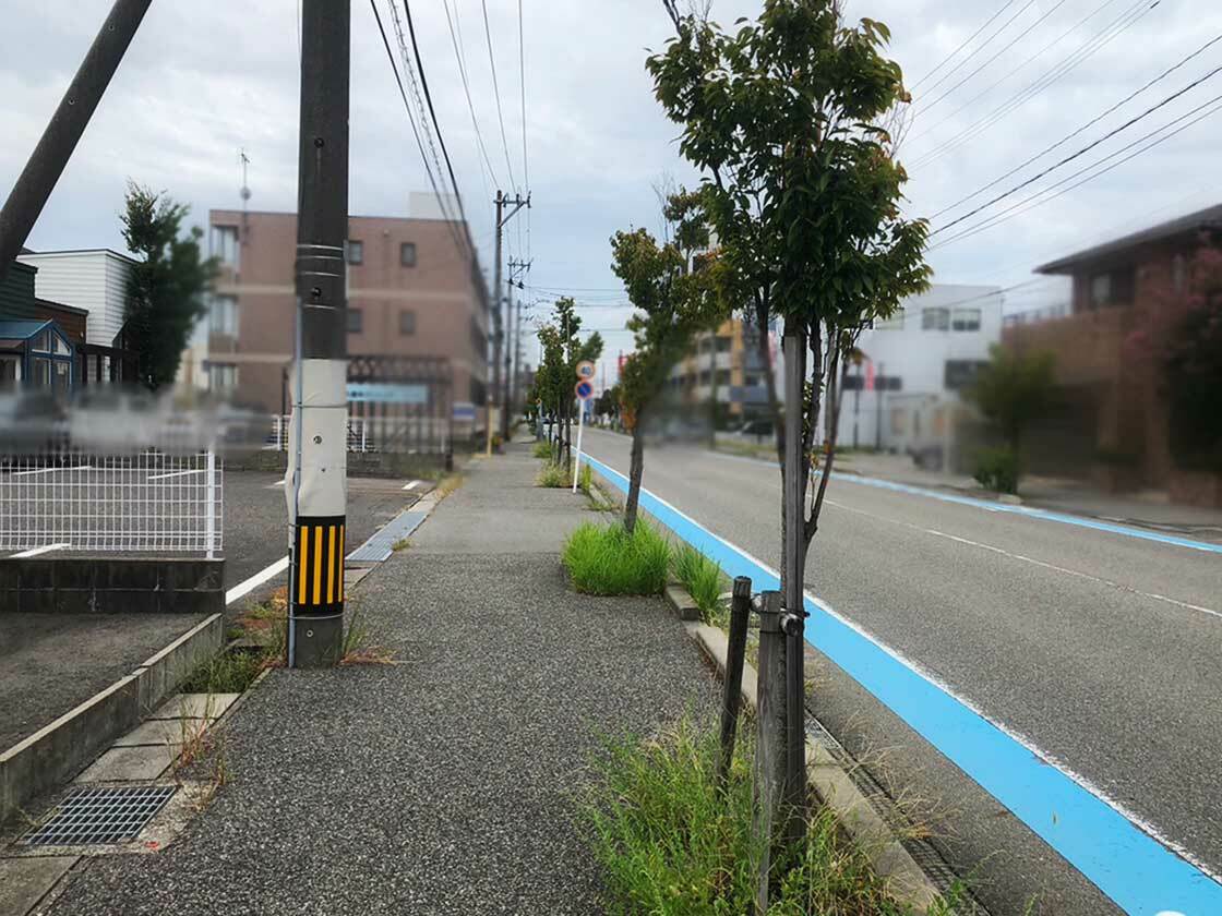 お店の前の道路