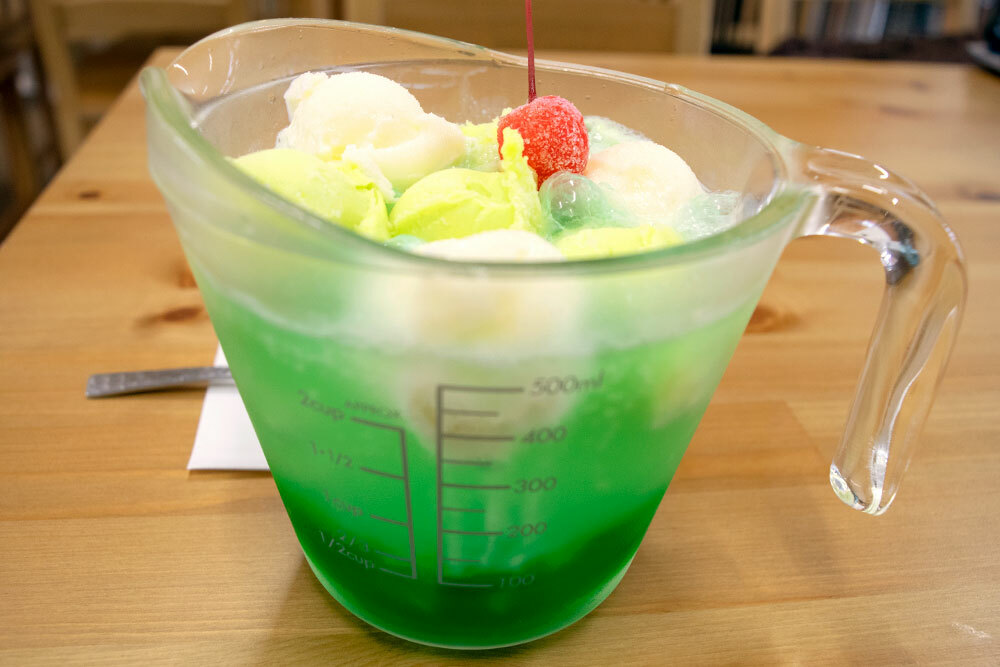 totoカフェ_クリームソーダ（クリームソーダ：650円）