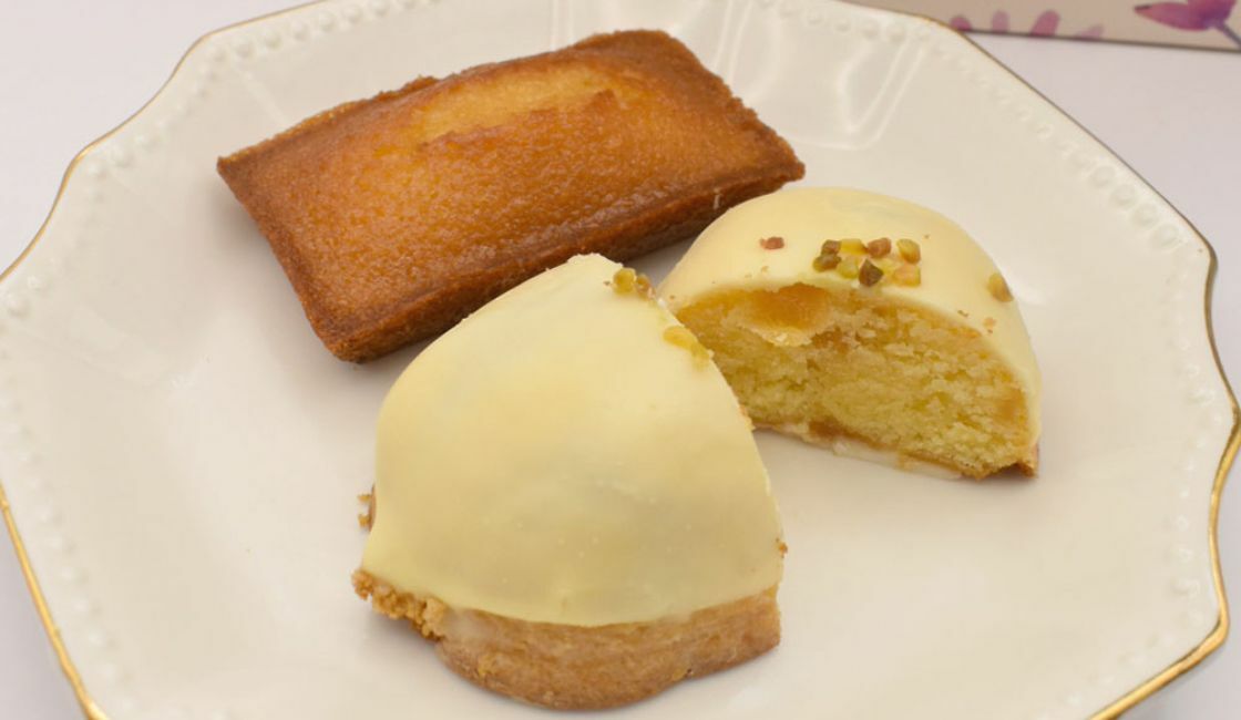 中央区天神にある「DRESS -MITA MSAKI LAB.ｰ」のお店で提供している「はちみつレモンケーキ」と「はちみつフィナンシェ」。
