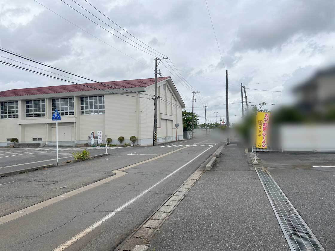 お店の前の道路