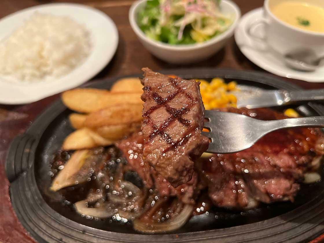 ニュージーランドビーフの網焼きステーキ③