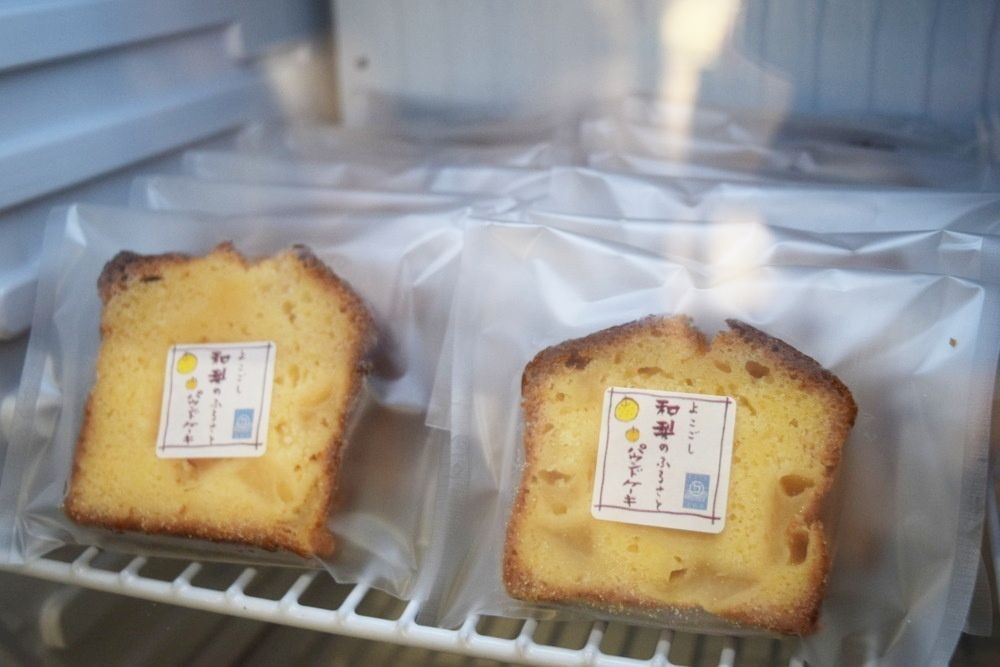 横越の特産品である和梨を使い、地元商工会と開発した「和梨のパウンドケーキ」
