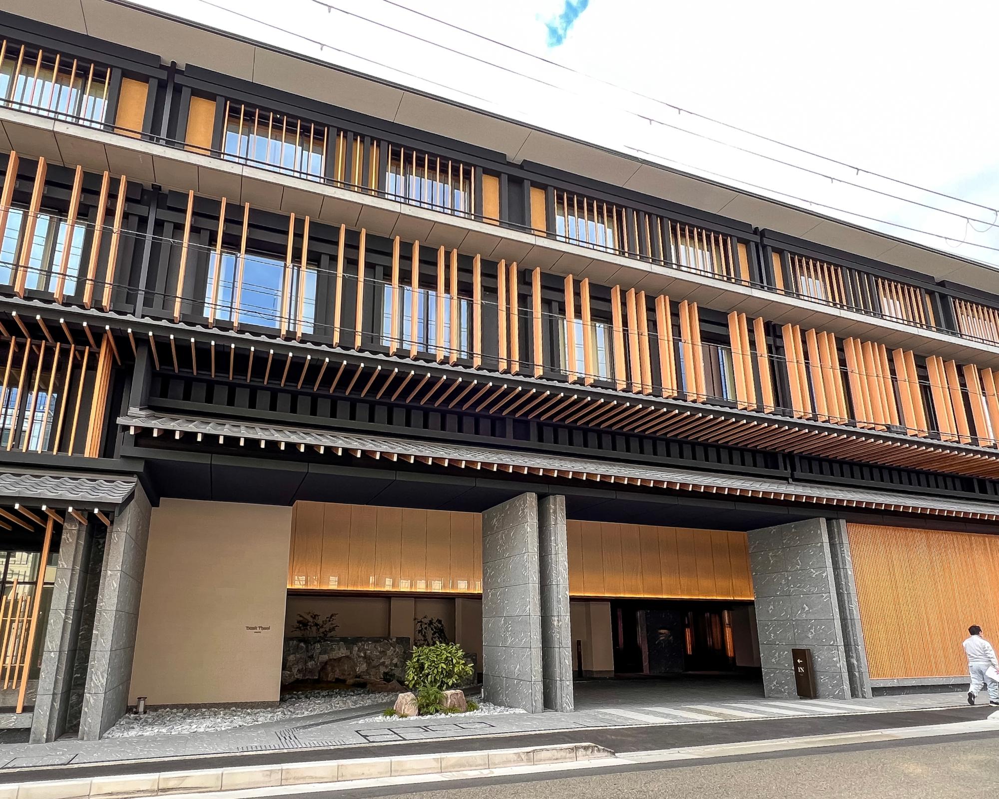 【極上】至極のラグジュアリー感 総裏地 秋冬 コーディロイ DOLCE&GABBANA ドルチェ&ガッバーナ 最高級 ジャケット 44 シュシュ フリル オーガンジー le reve vaniller 全3色｜lvn911-117814