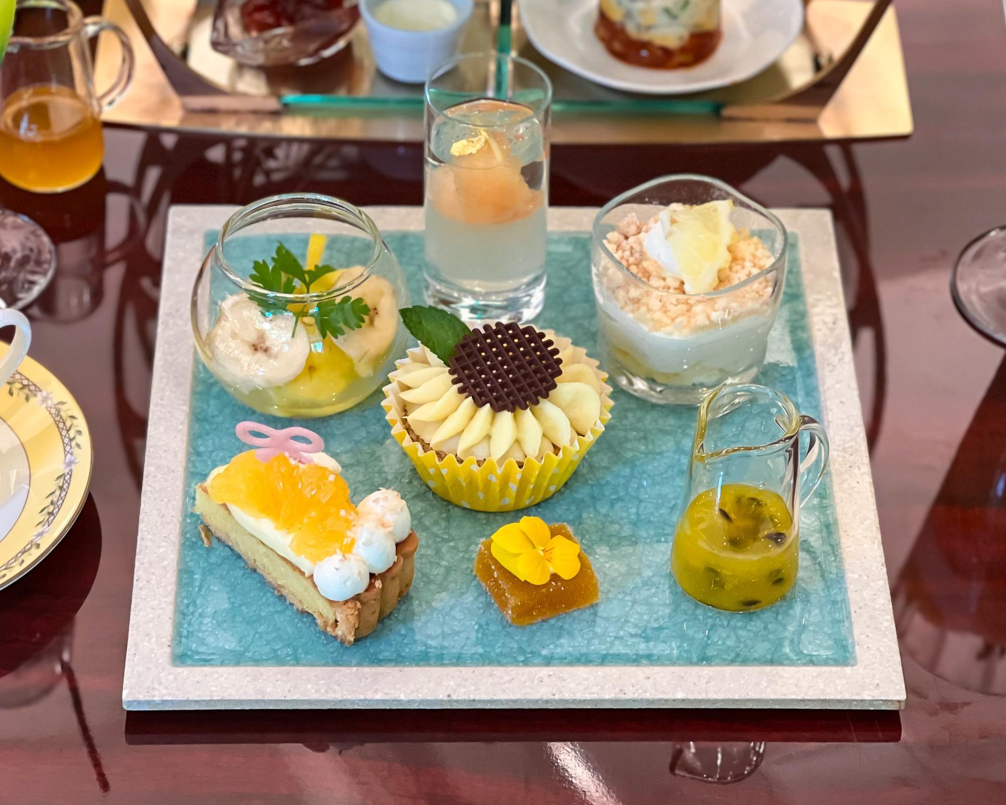 イエローカラーのアフタヌーンティーで、ひと足早く夏のリゾート イエローカラーのアフタヌーンティーで、ひと足早く夏のリゾート