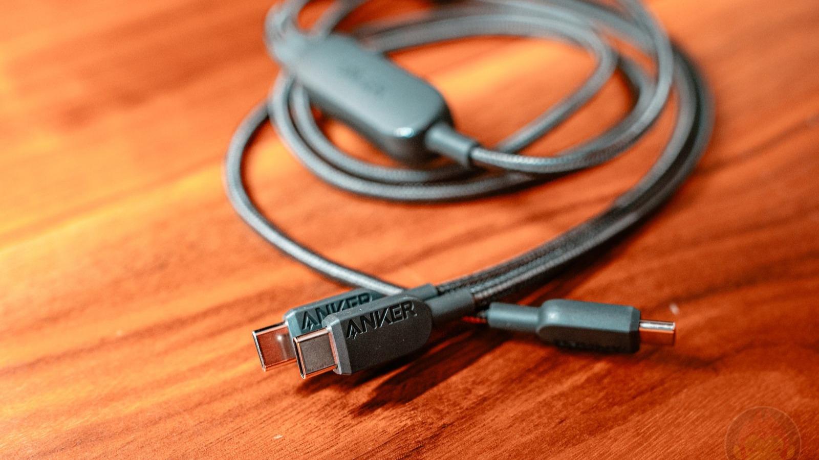 このUSB-Cケーブル、1本で2台のMacBookを充電できます(g.O.R.i このUSB-Cケーブル、1本で2台のMacBookを充電できます(g.O.R.i