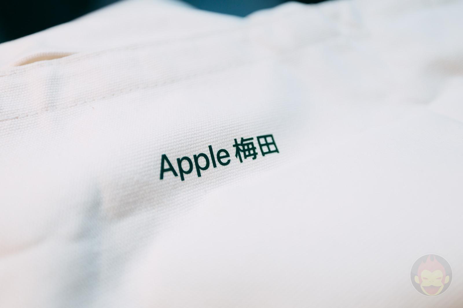 Apple store 梅田　オープン記念ノベルティ Apple 梅田」オープン記念の数量限定ノベルティをひと足先に