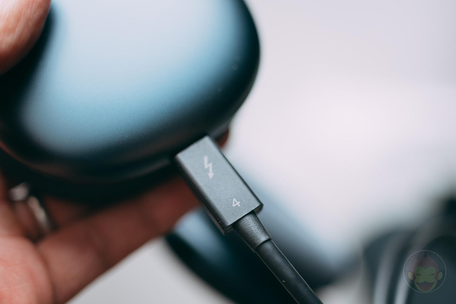 Lightningケーブルに耐えられず──AirPods Max買い替えで地味な