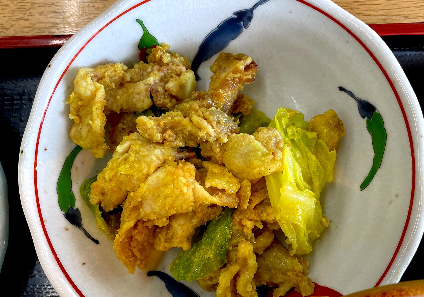 カレーの風味がキャベツの食感と相まって。