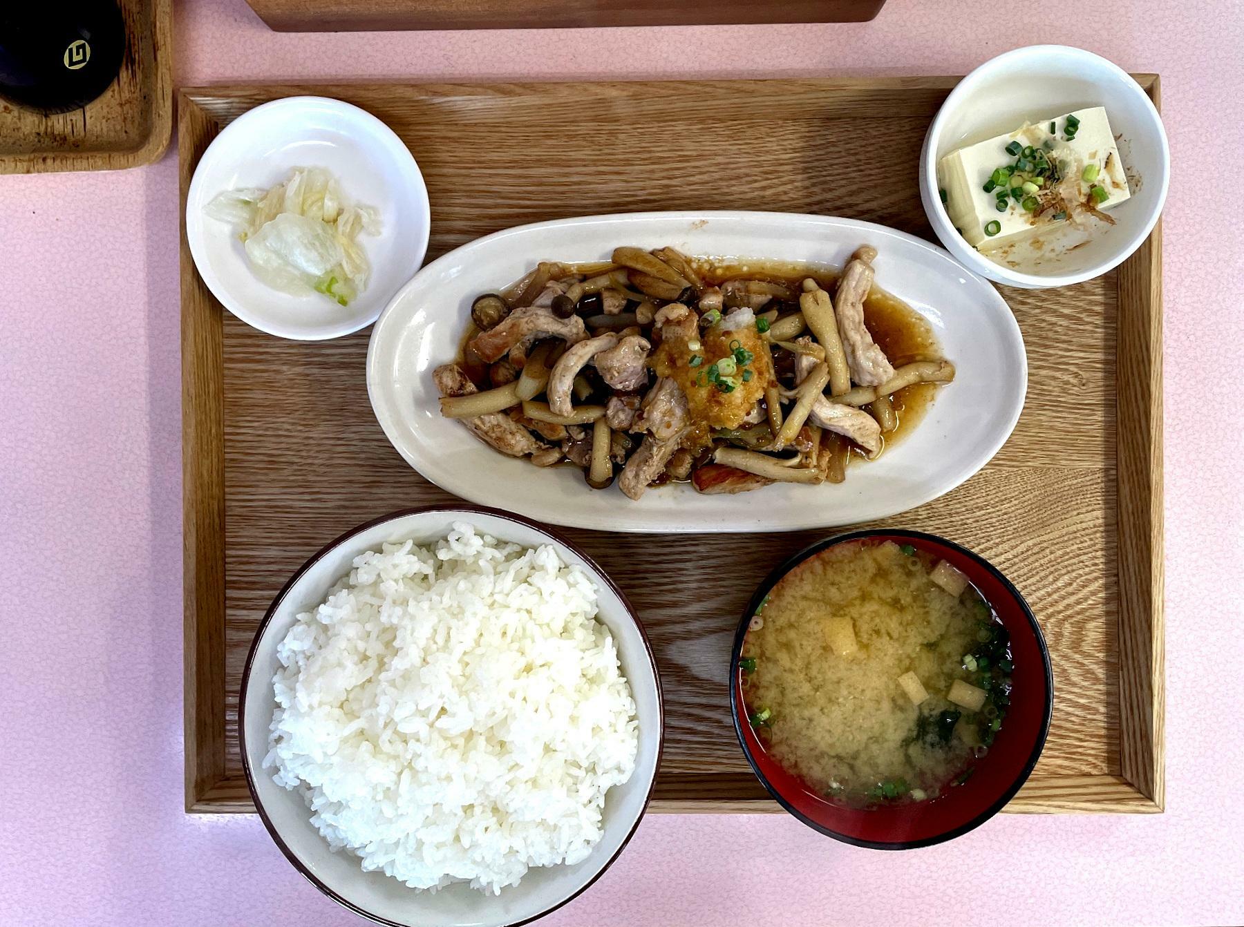 日替定食780円（ご飯大盛り＋50円）