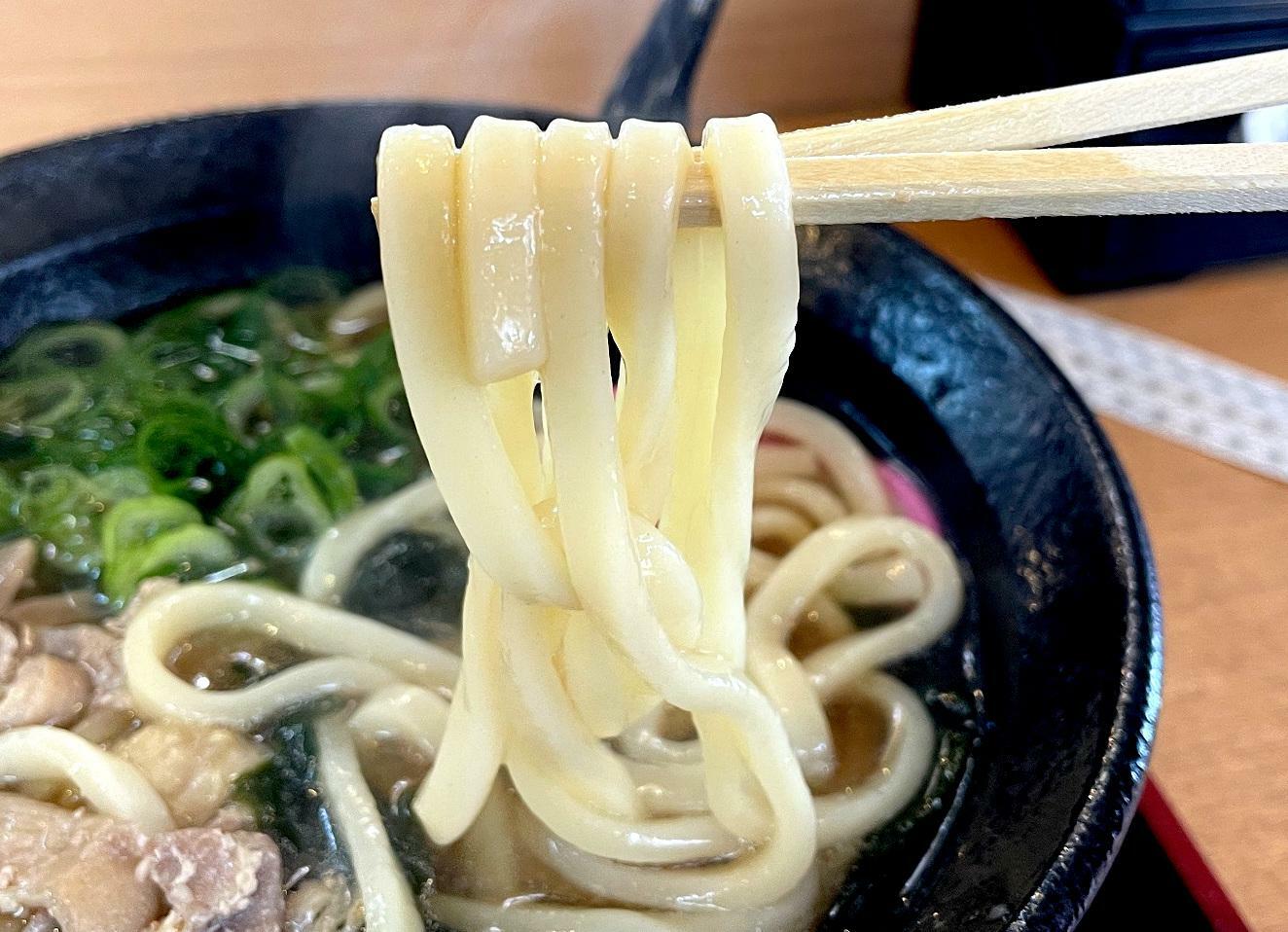 コシのある麺はのど越しも良い。