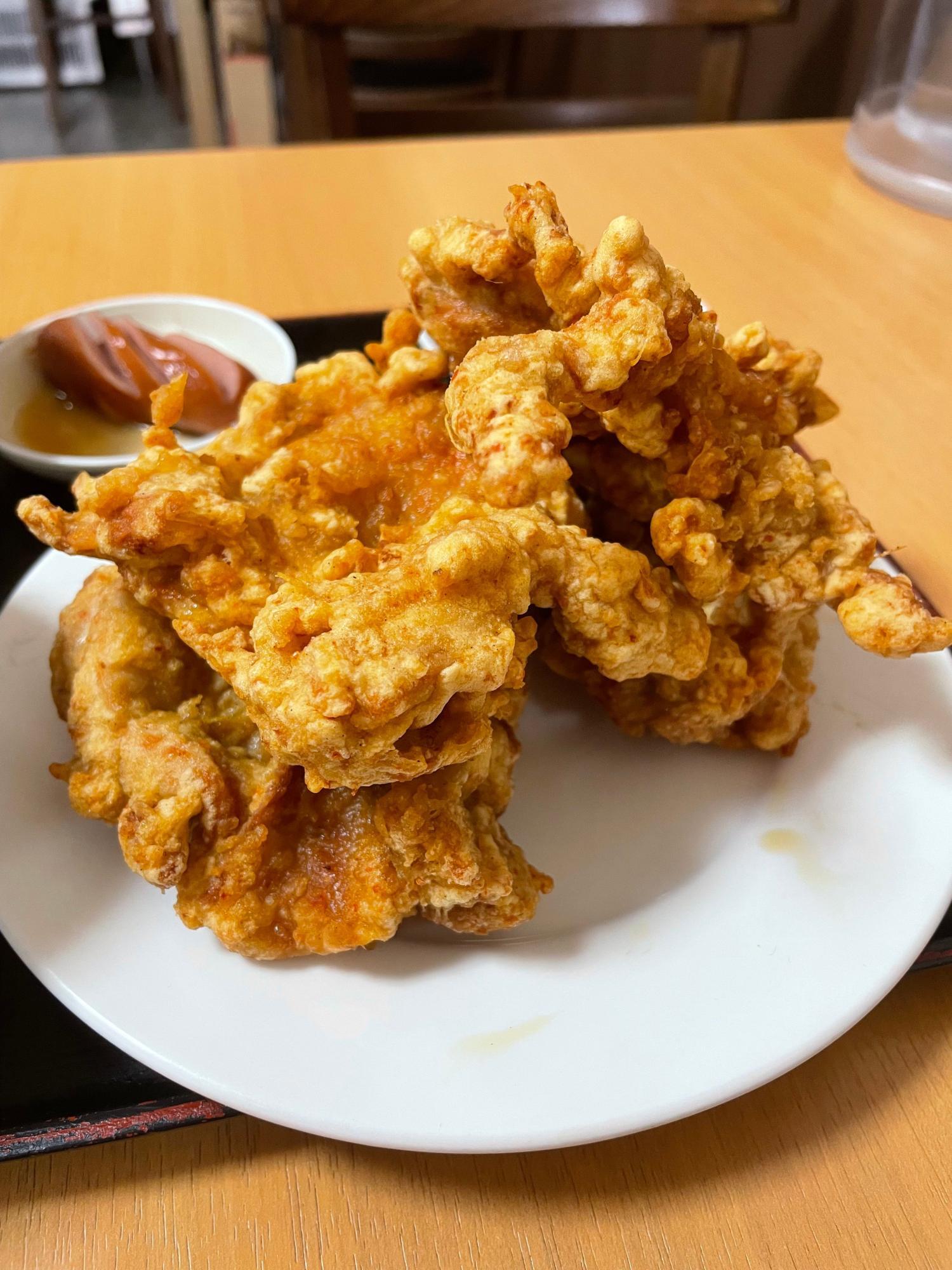 三角ダンベル　唐揚げ定食(大盛り) 西区ランチ】札幌最強のデカ盛り唐揚げ定食、客の九割以上が食べ