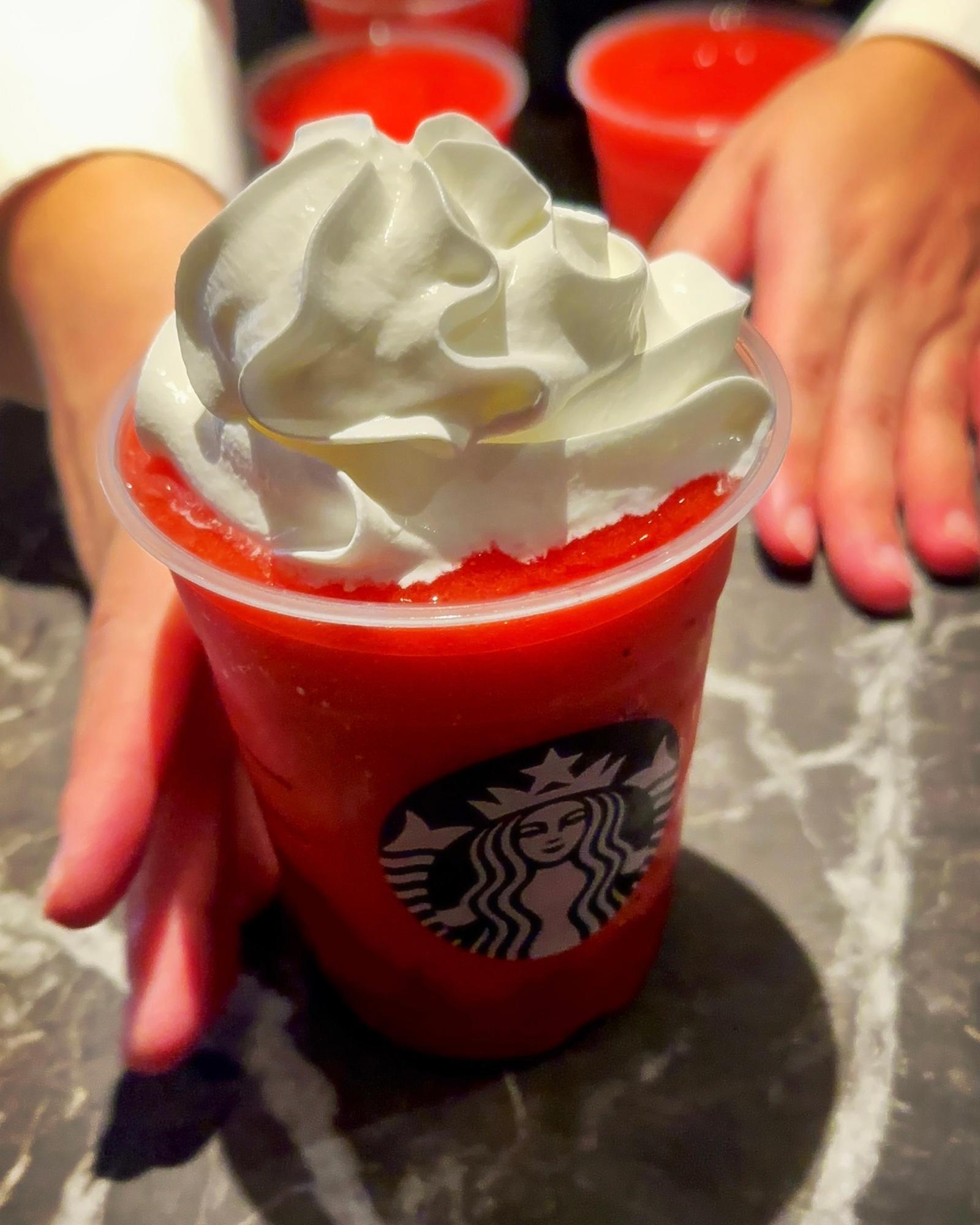 通常の🍓フラペチーノはいつもの店舗で買えます😊💖✨🍓4/9から