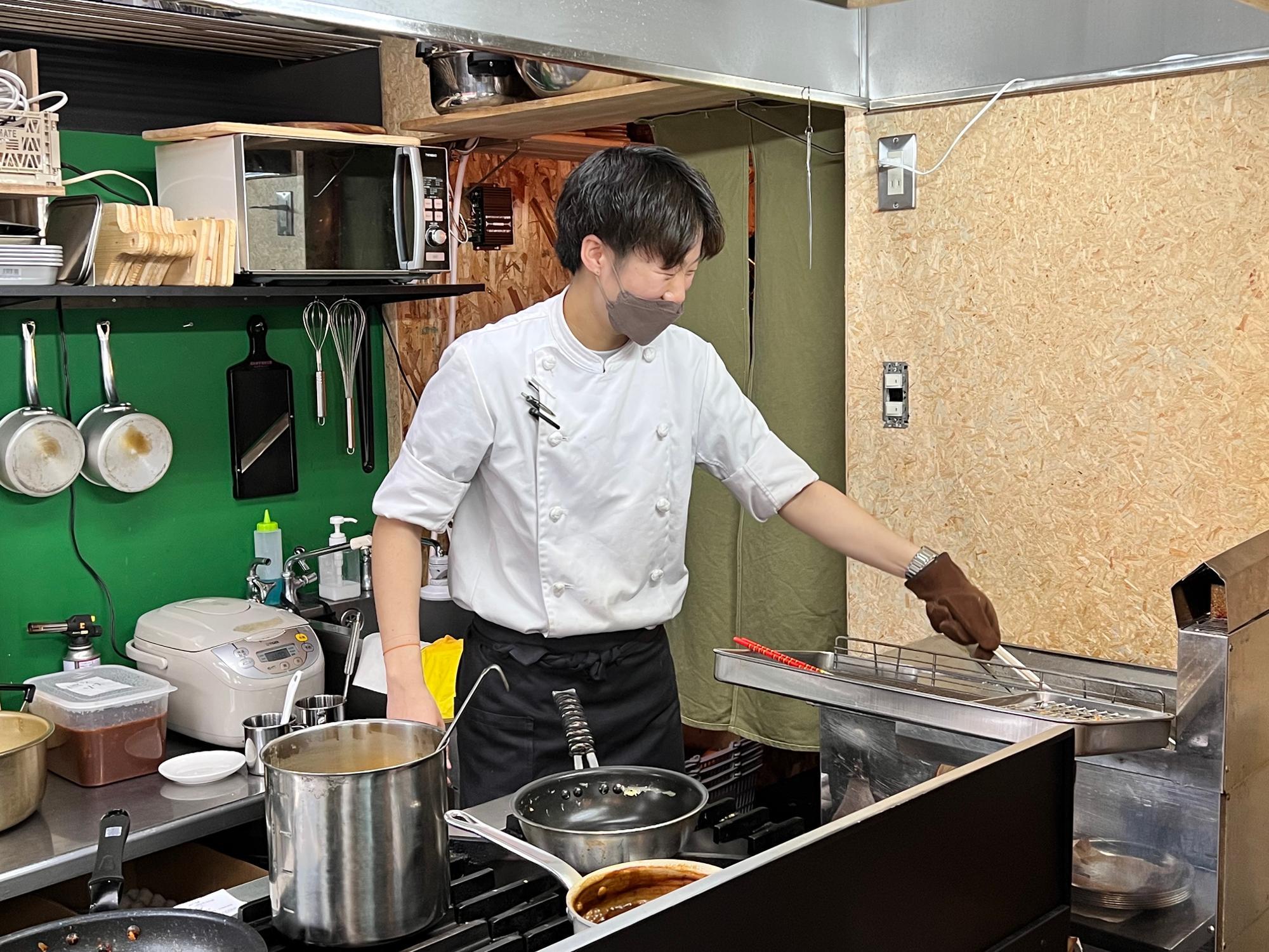 店長の頭本さん。明るい雰囲気の方でした