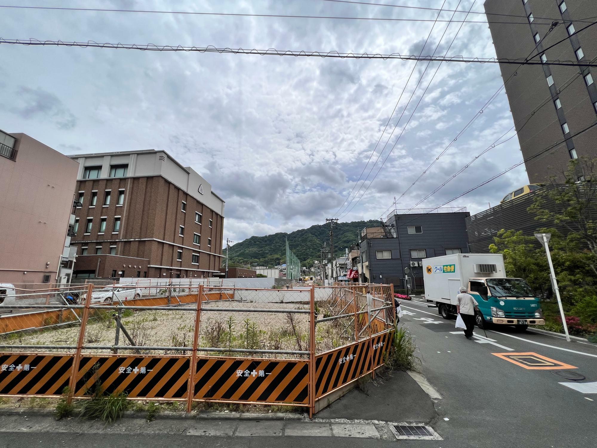 JR四条畷駅近くの線路付近から整備現場を望む