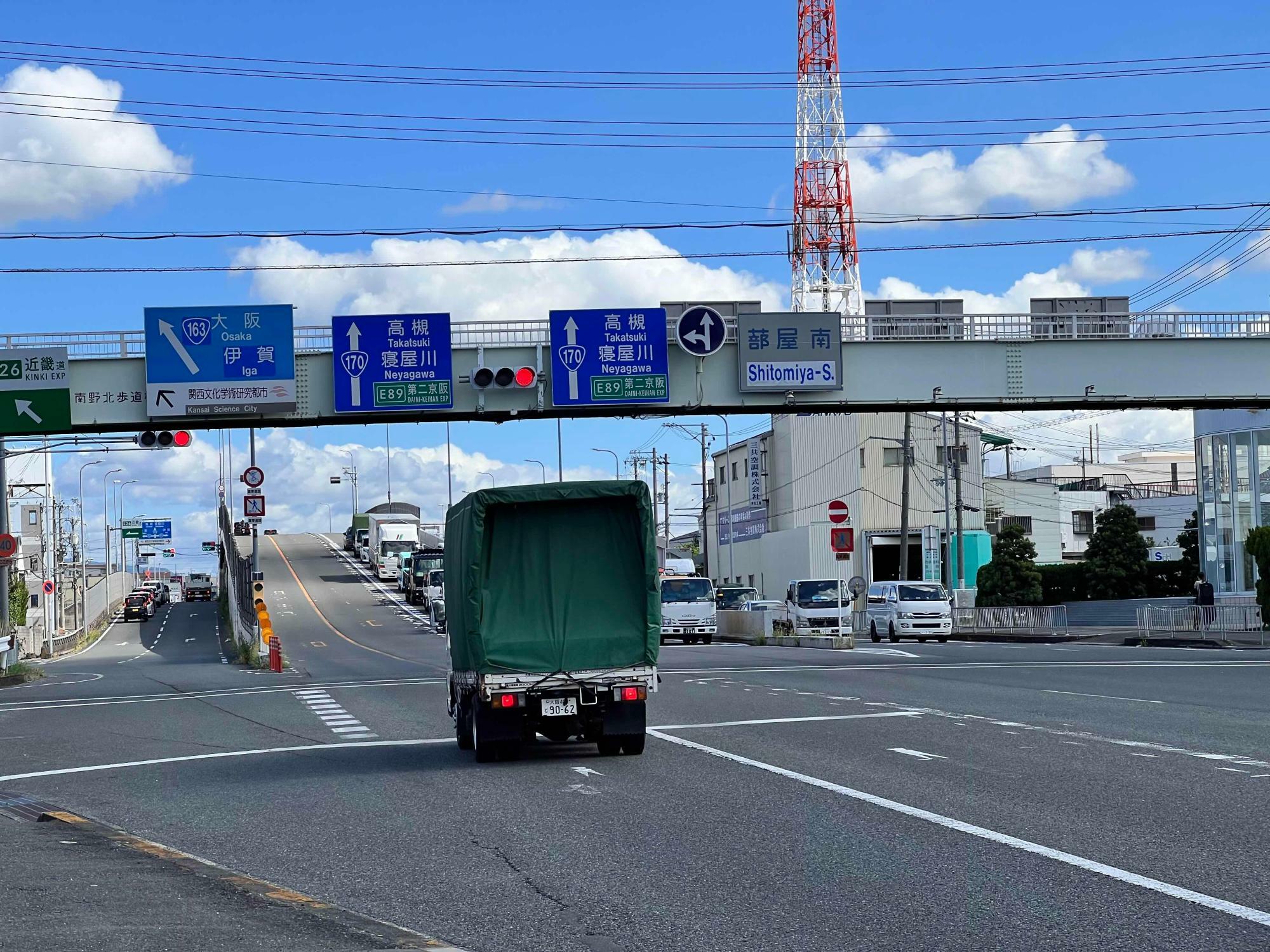 こちらも蔀屋南交差点