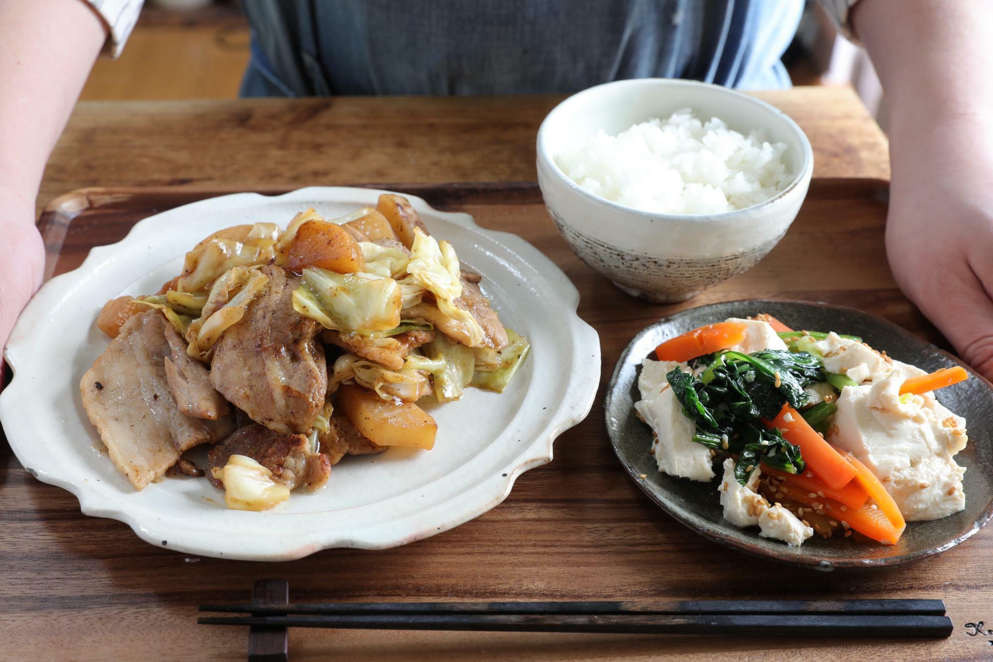 豚バラ大根の黒酢炒め&小松菜とにんじん豆腐のナムル