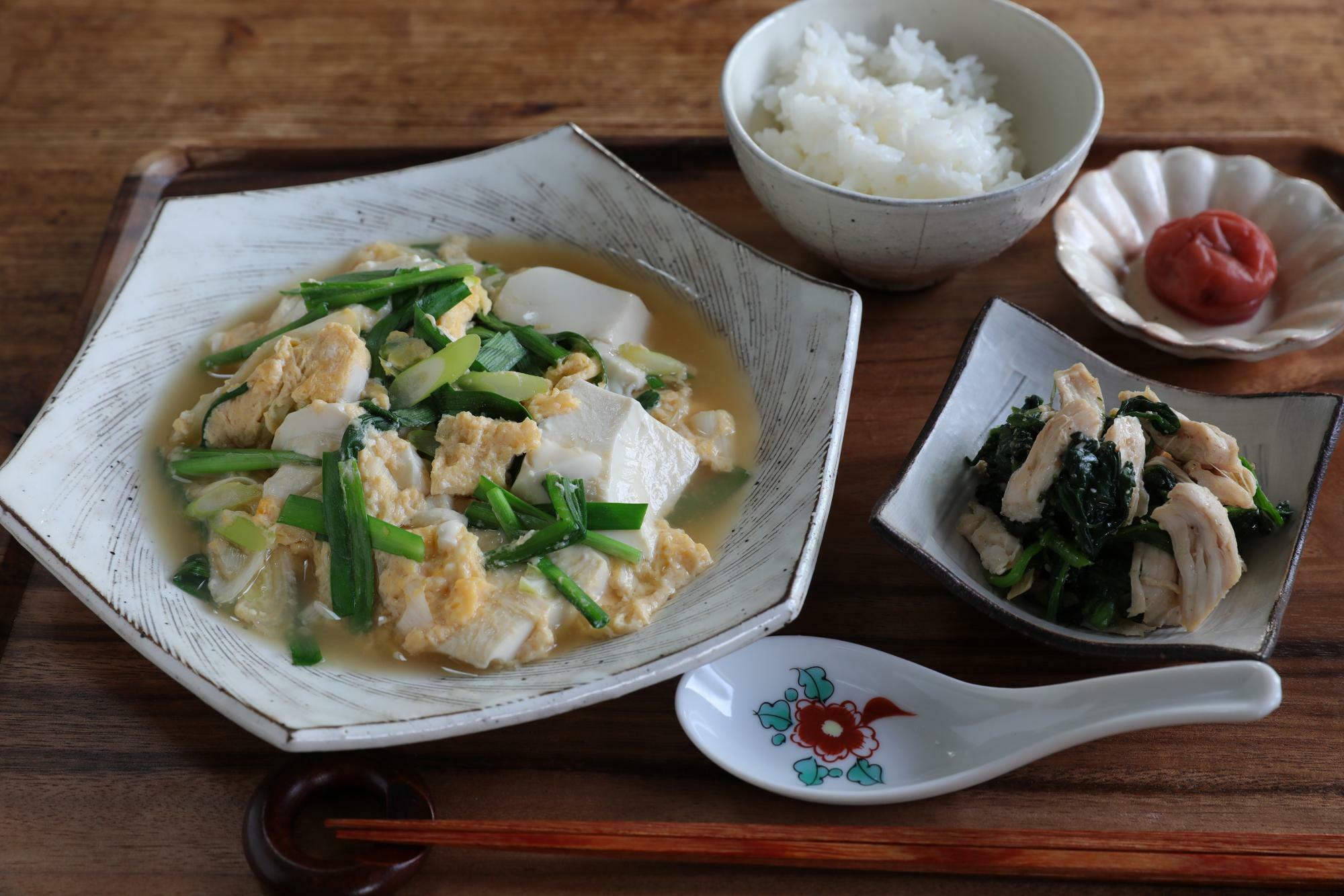 ニラ玉豆腐＆蒸し鶏とほうれん草の簡単ナムル