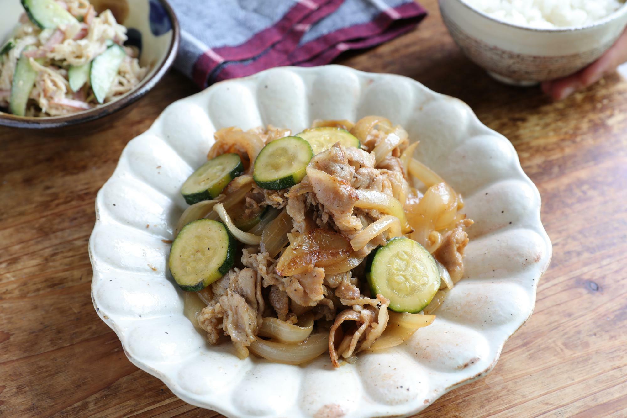 豚バラとズッキーニのレモン醬油炒め