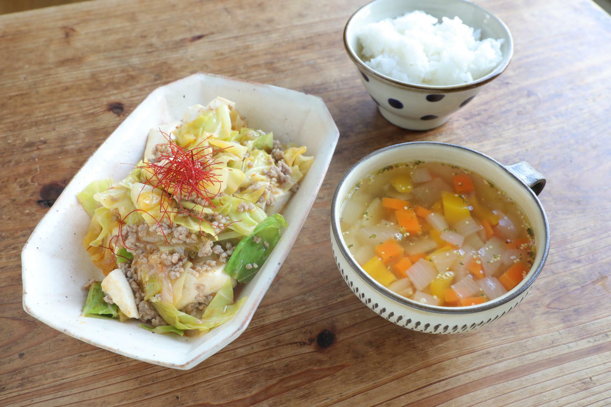 キャベツの麻婆豆腐＆具材たっぷりの野菜スープ