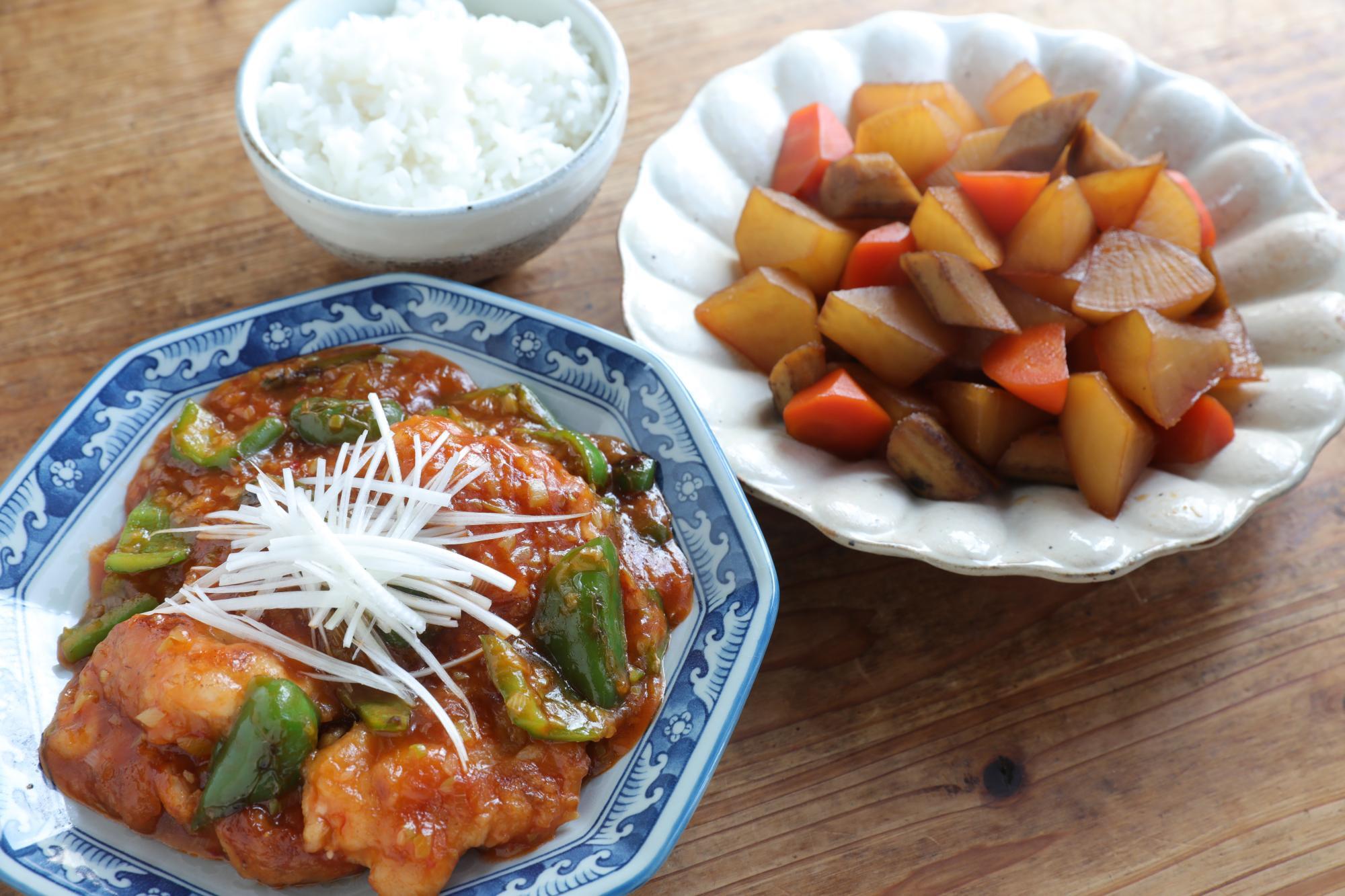 鶏肉のチリソース＆根菜の煮物