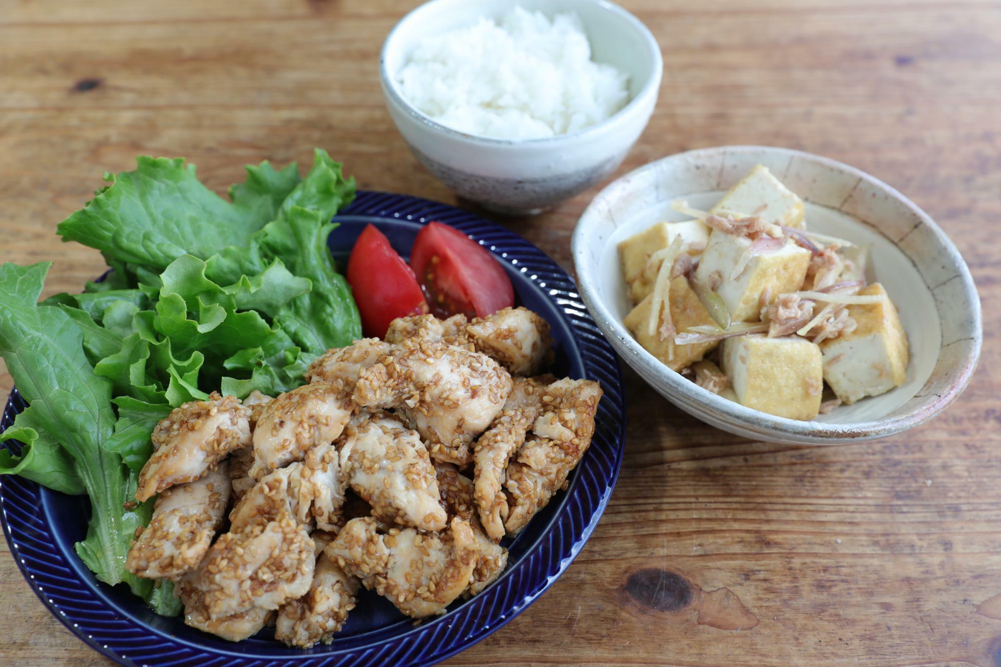 鶏ささみの香ばしごま衣焼き＆厚揚げとツナの香味和え