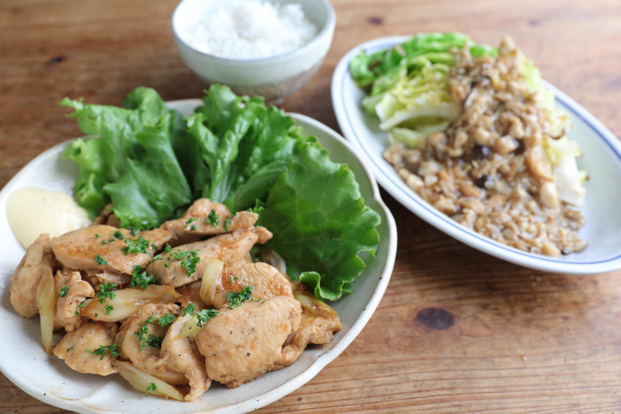 鶏むね肉の生姜オイスター炒め＆キャベツのソテー きのこソースがけ