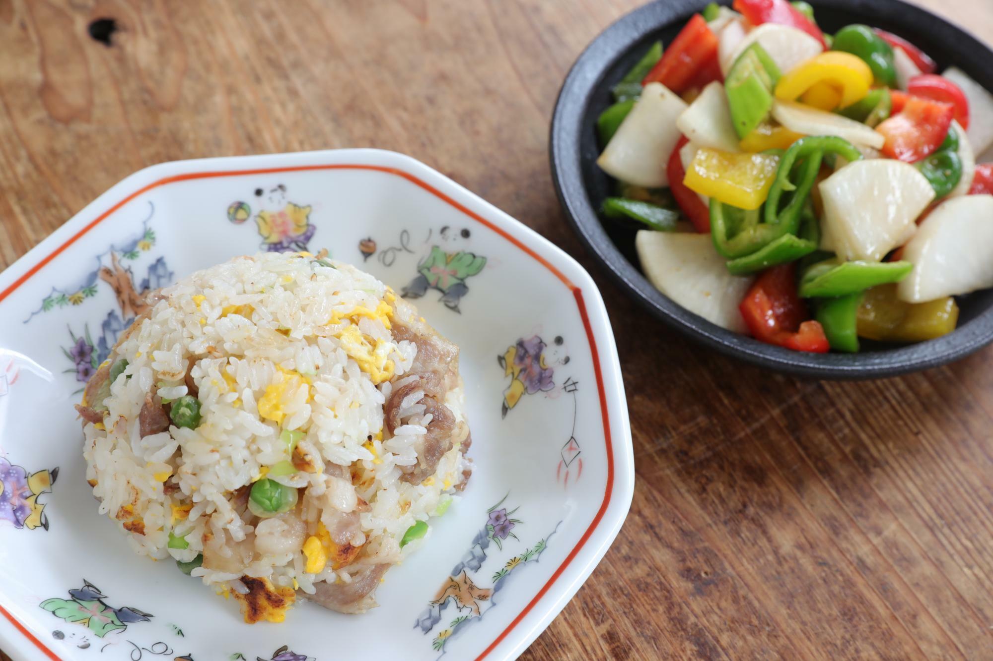 豚バラねぎ塩チャーハン＆中華風彩りサラダ