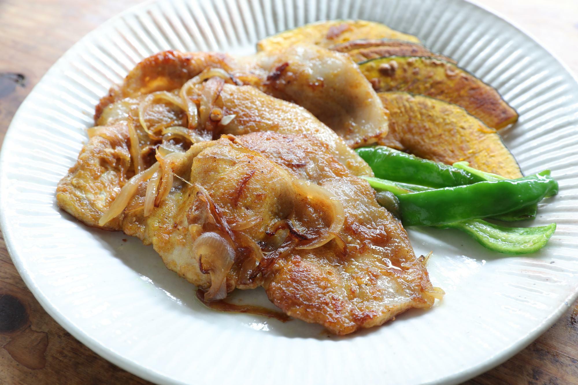 ごはんがすすむ！カレー風味の生姜焼き