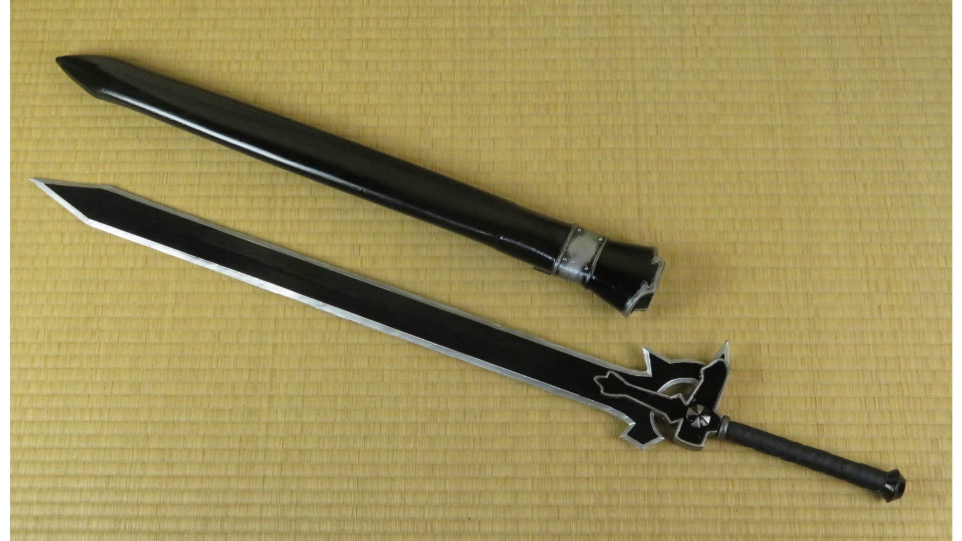 SAOのキリトの剣「エリュシデータ」の作り方 型紙付きで誰でも SAOのキリトの剣「エリュシデータ」の作り方 型紙付きで誰でも