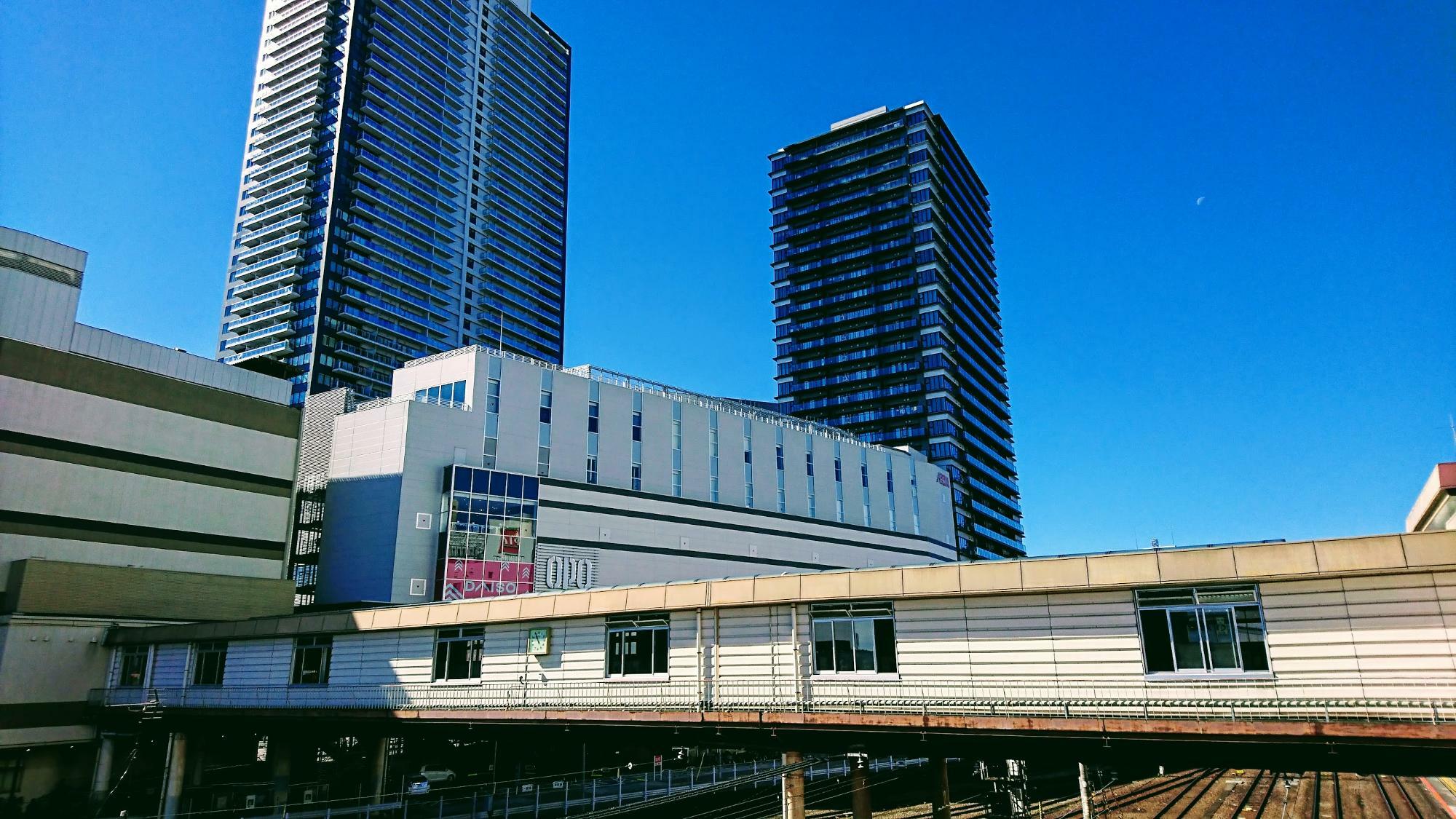 八王子駅を見守るように建つサザンスカイタワー
