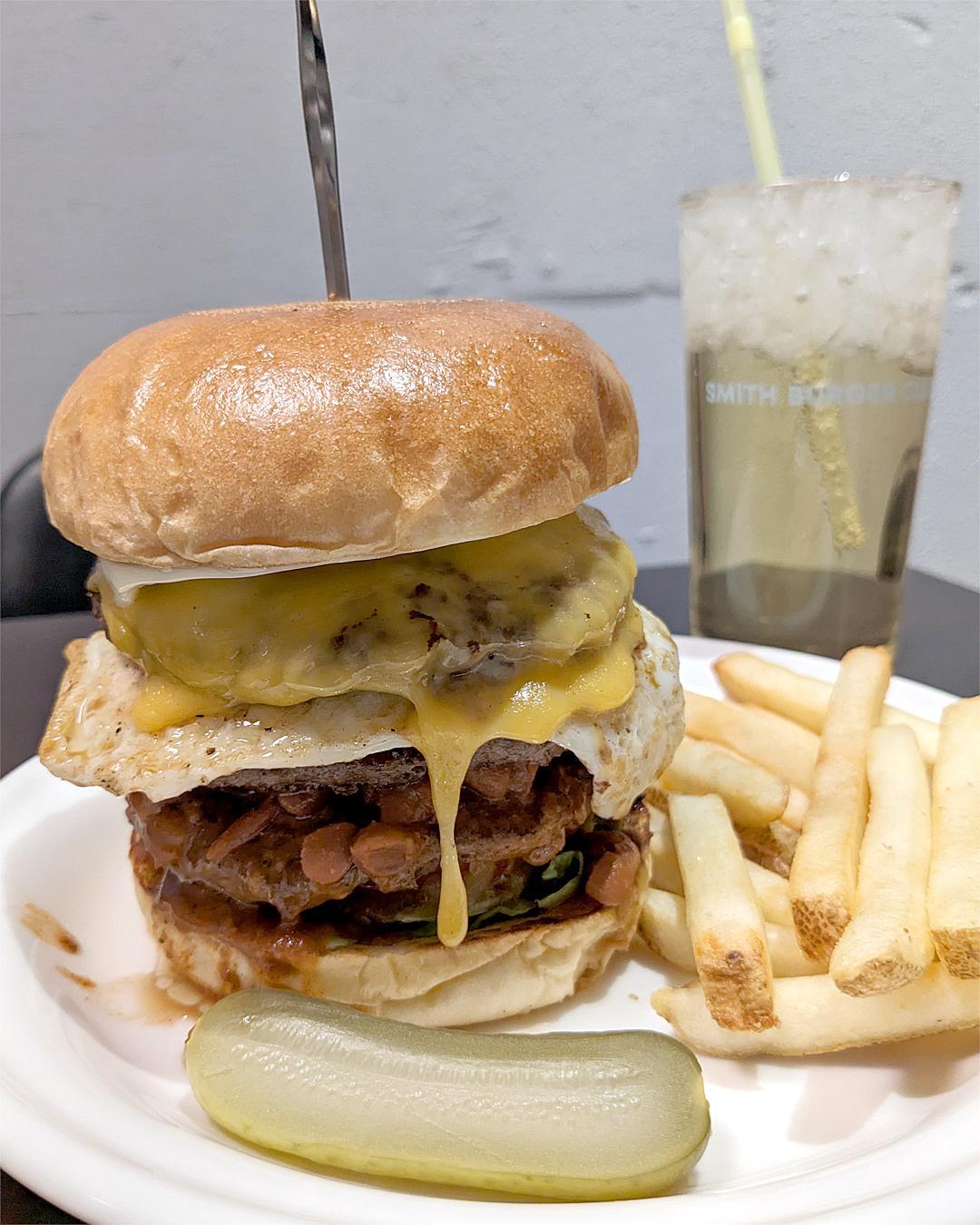 これぞ夢のハンバーガー】100％ビーフ・ビーフ・ビーフによる