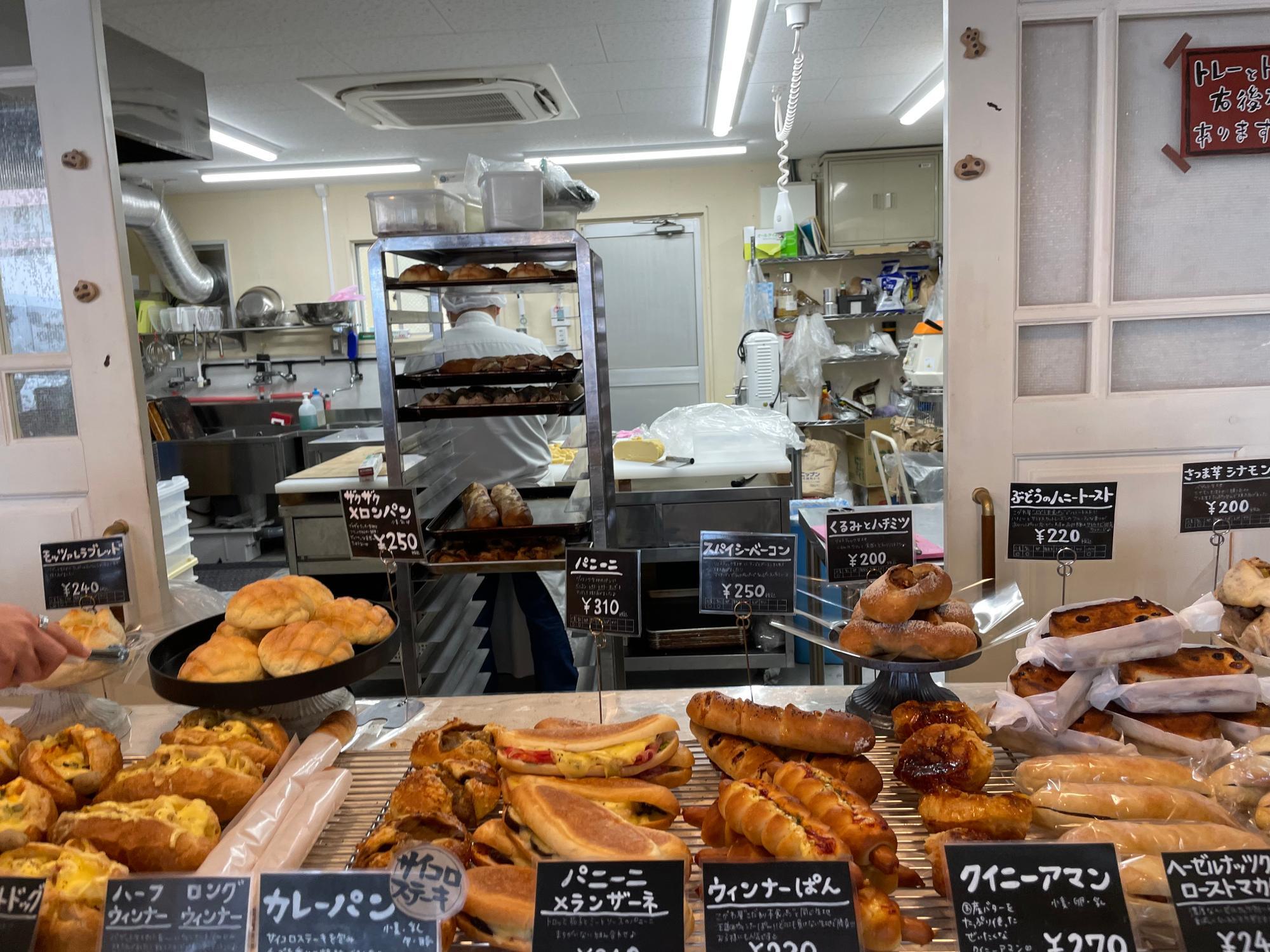 春日市】生クリームたっぷりのパンがたまらない! パンマルシェ