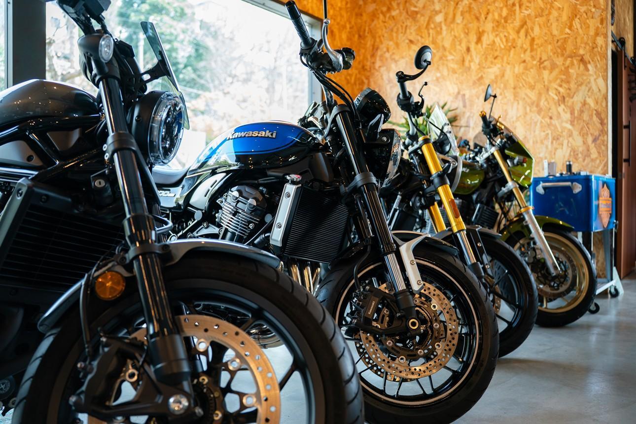 普通免許で大型三輪バイクに乗れる！カスタムショップ「Blue