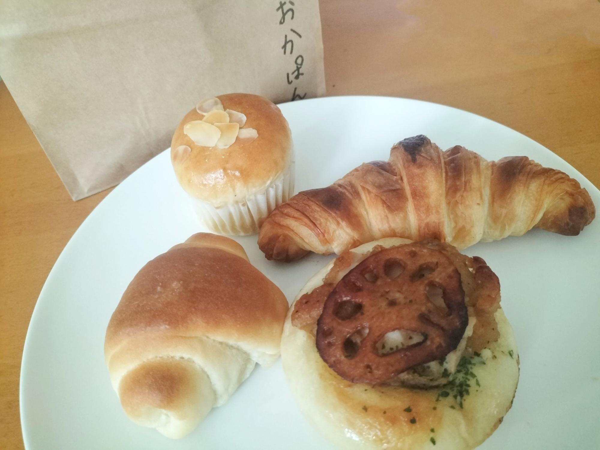 光市】ほわっと幸せなパン。 行列の先にある開店したばかりの 光市】ほわっと幸せなパン。 行列の先にある開店したばかりの