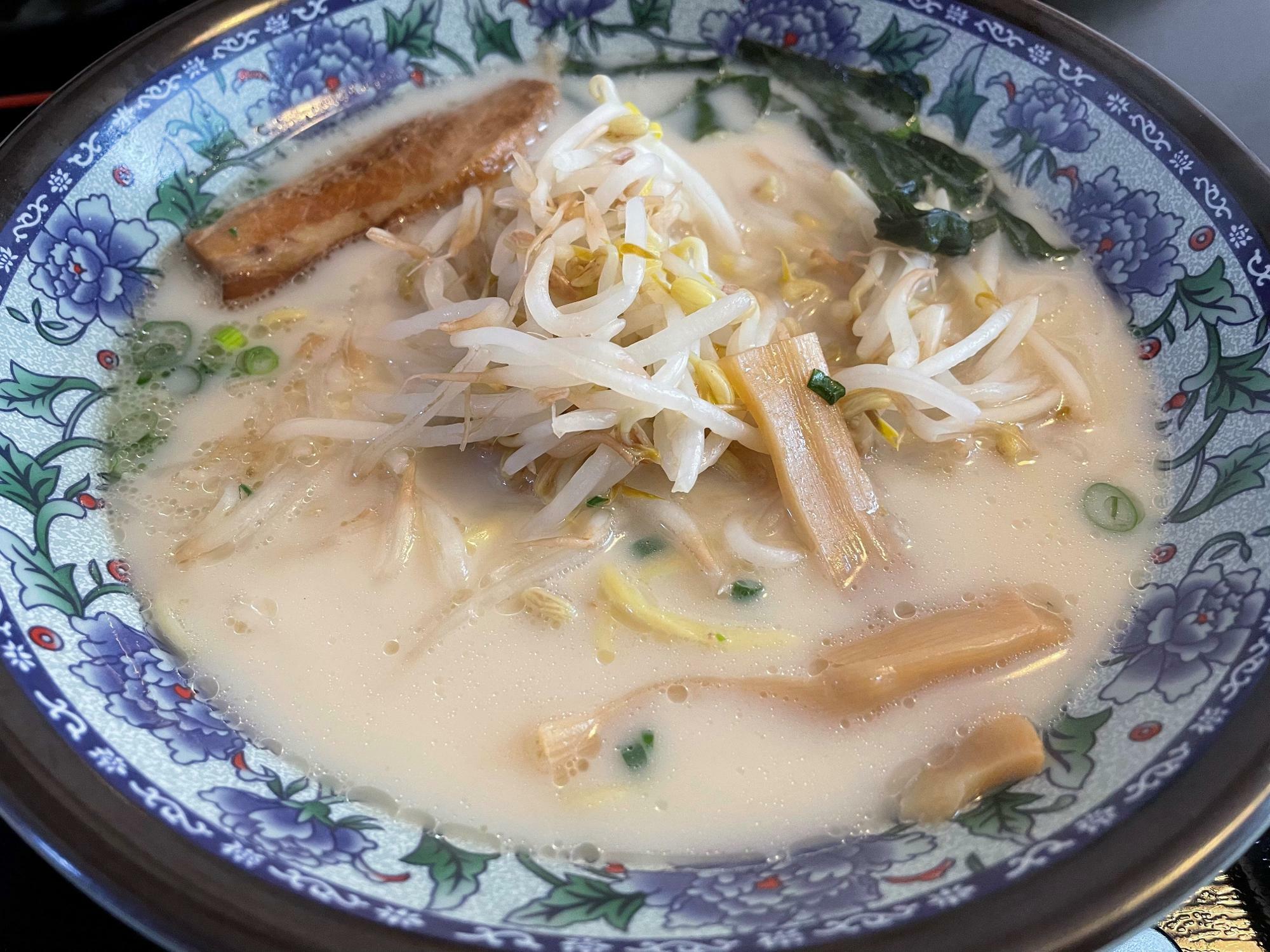 豚骨ラーメン