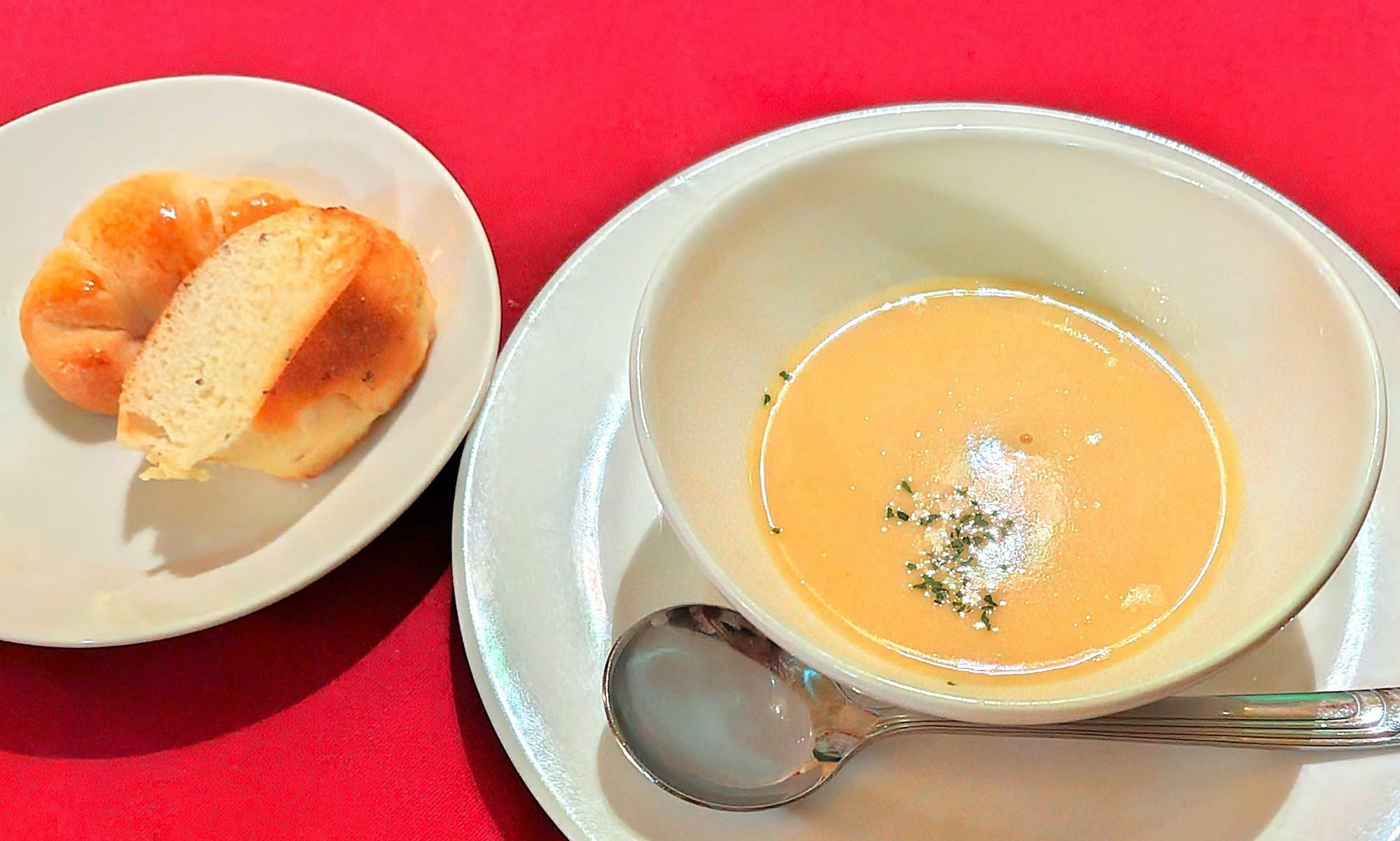 スープと自家製酵母パン