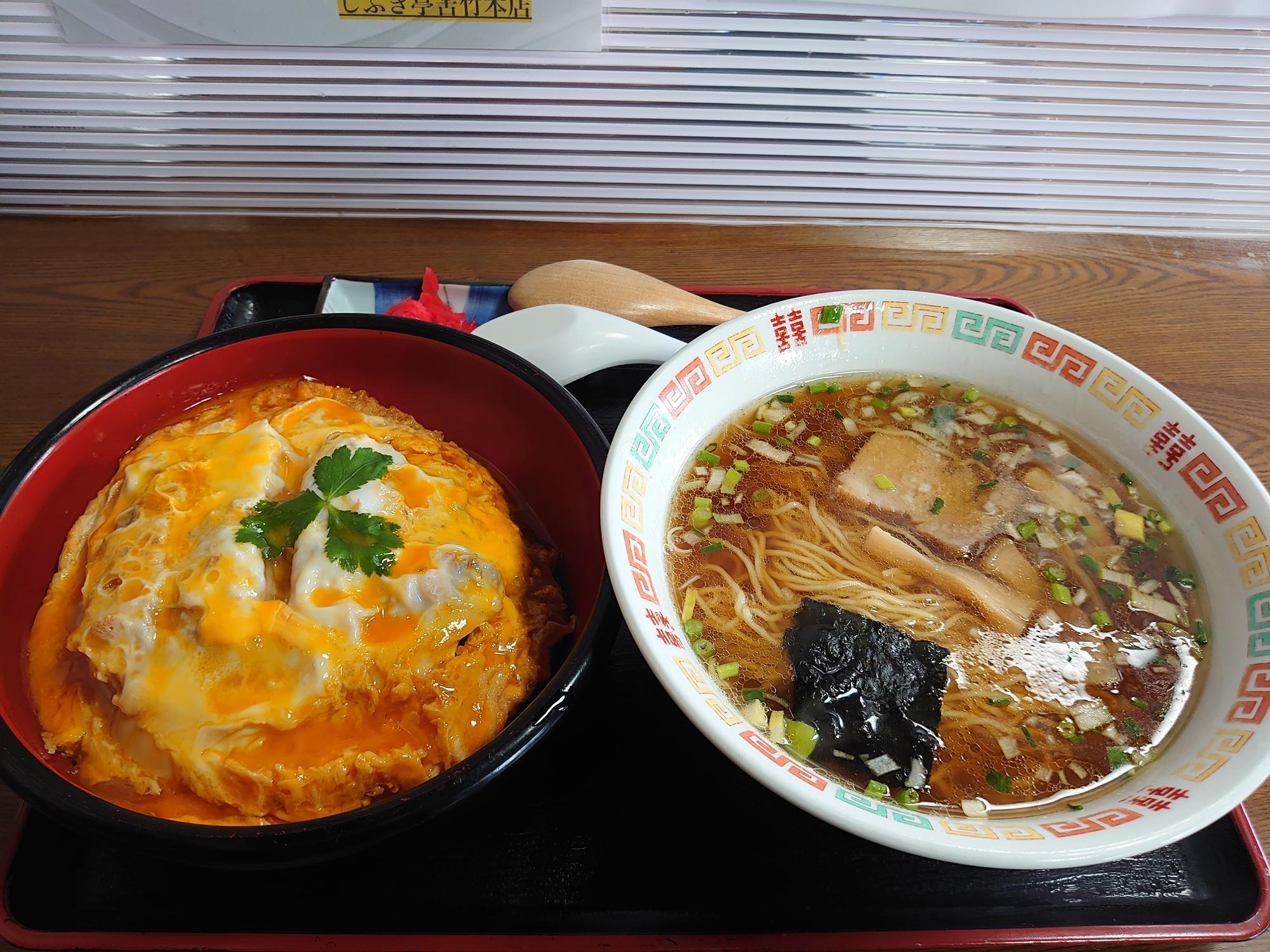 ミニカツ丼とミニラーメンのセット