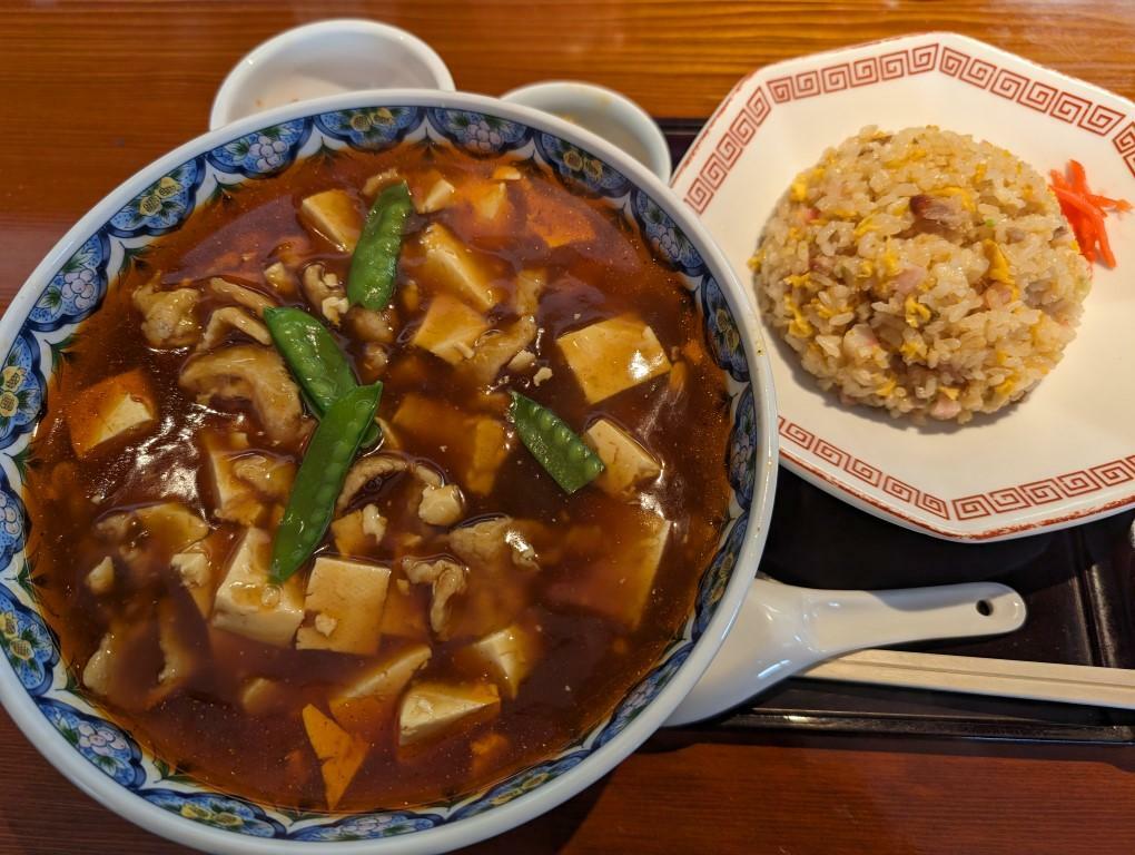 酢辣湯麺と半チャーハンのセット