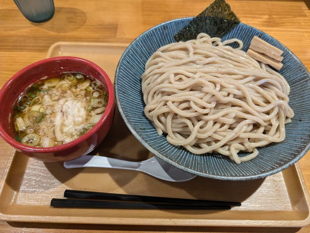 「背油にんにくつけ麺」麺大盛り（500g）