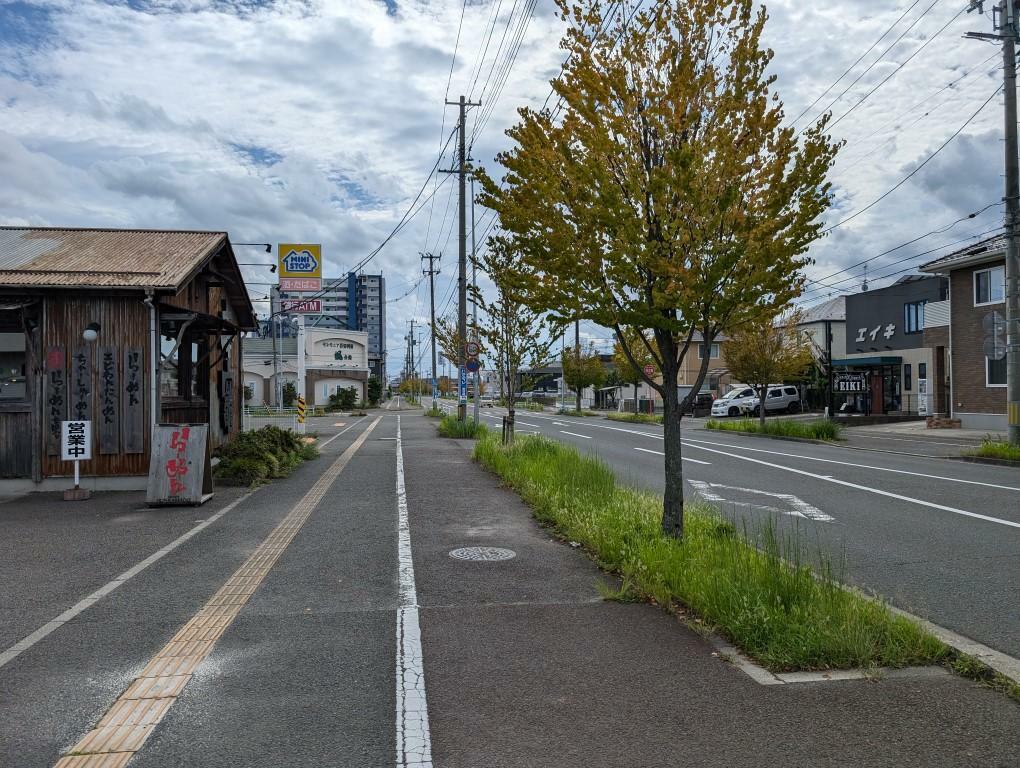 ご紹介するお店の前通り