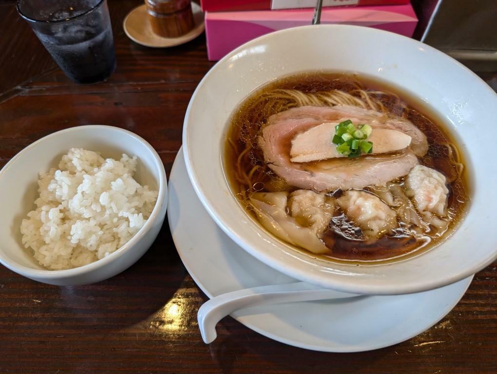 着丼！　醤油海老わんたん麺と小さいご飯