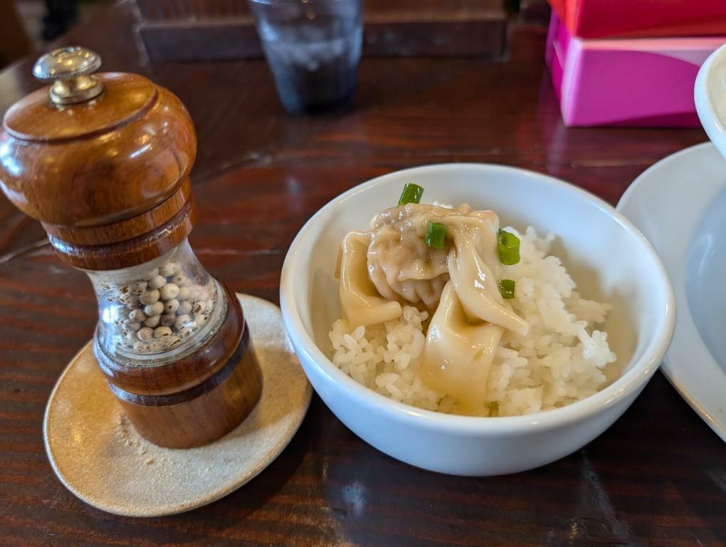 勝手に海老わんたん丼