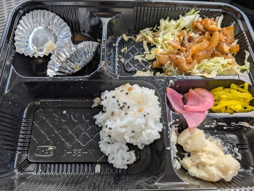 お弁当の食べ方って人間性が出ちゃいますよね