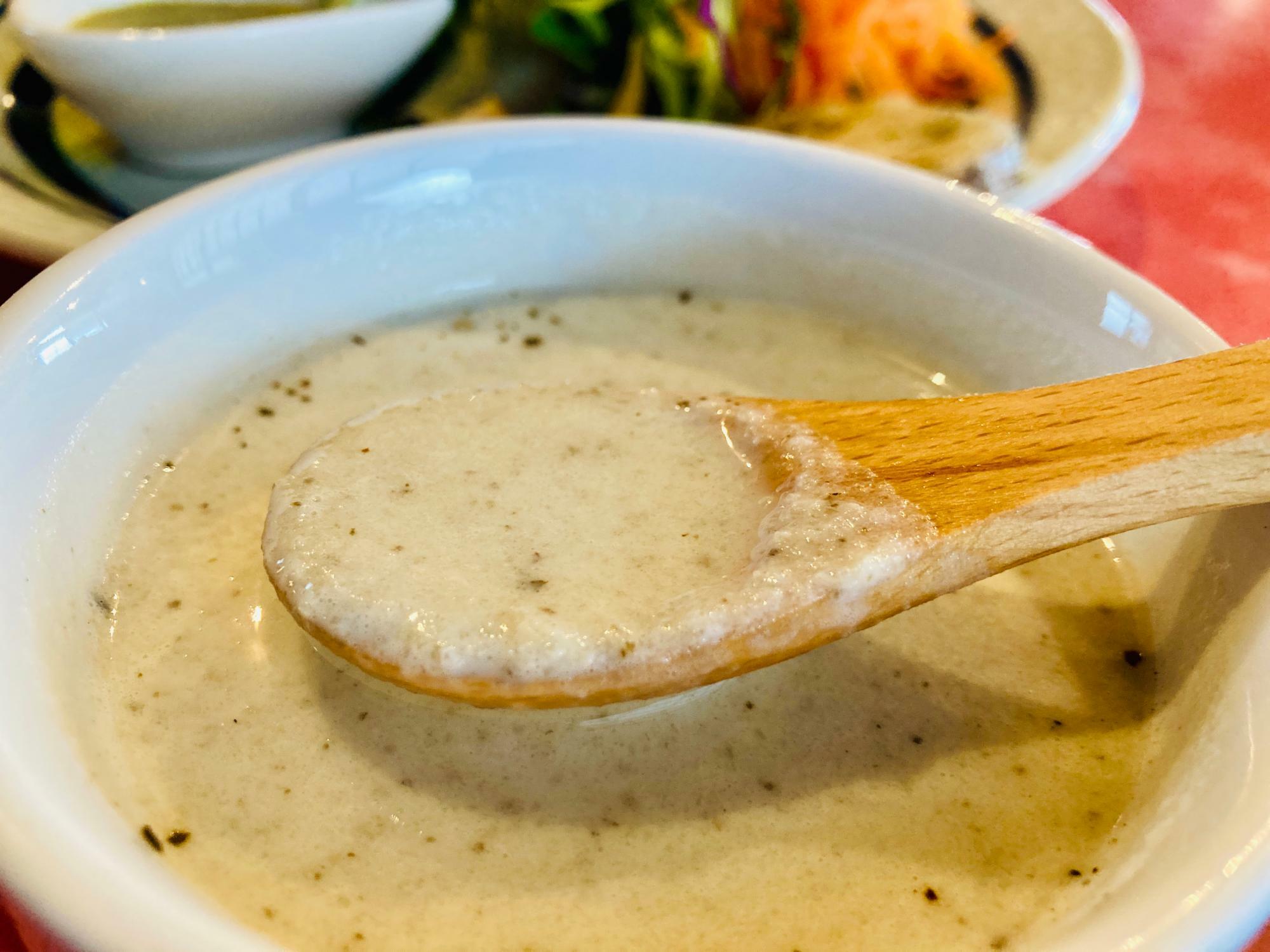 ドレッシングやスープには佐伯産の麹を使用しているそう。これも春奈さんのこだわりです。